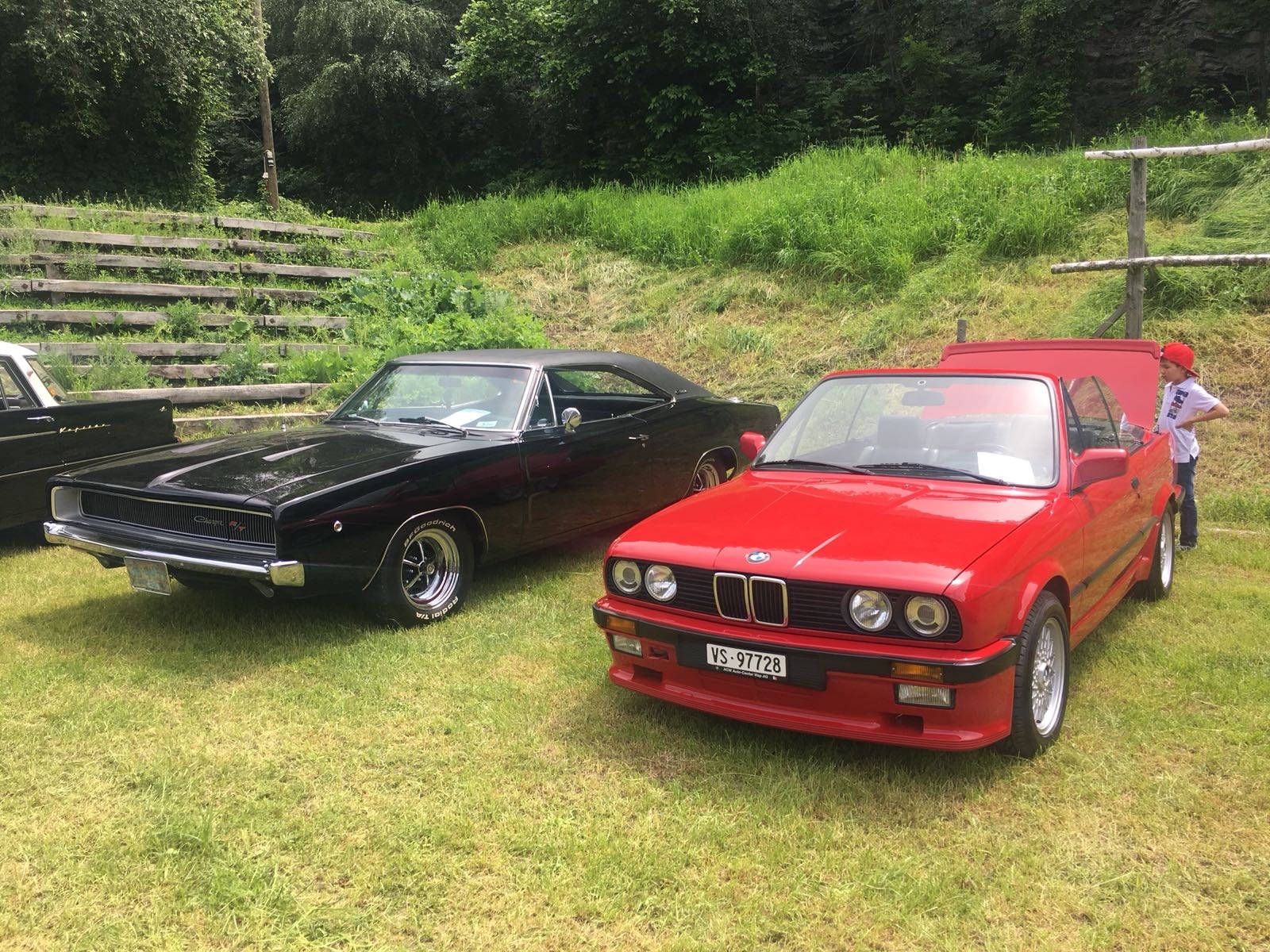 BMW 320i Cabrio-image-1