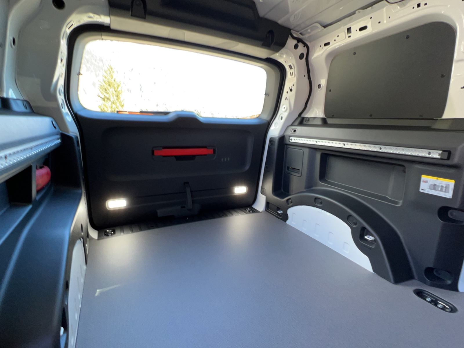 VW ID. Buzz Cargo-image-8
