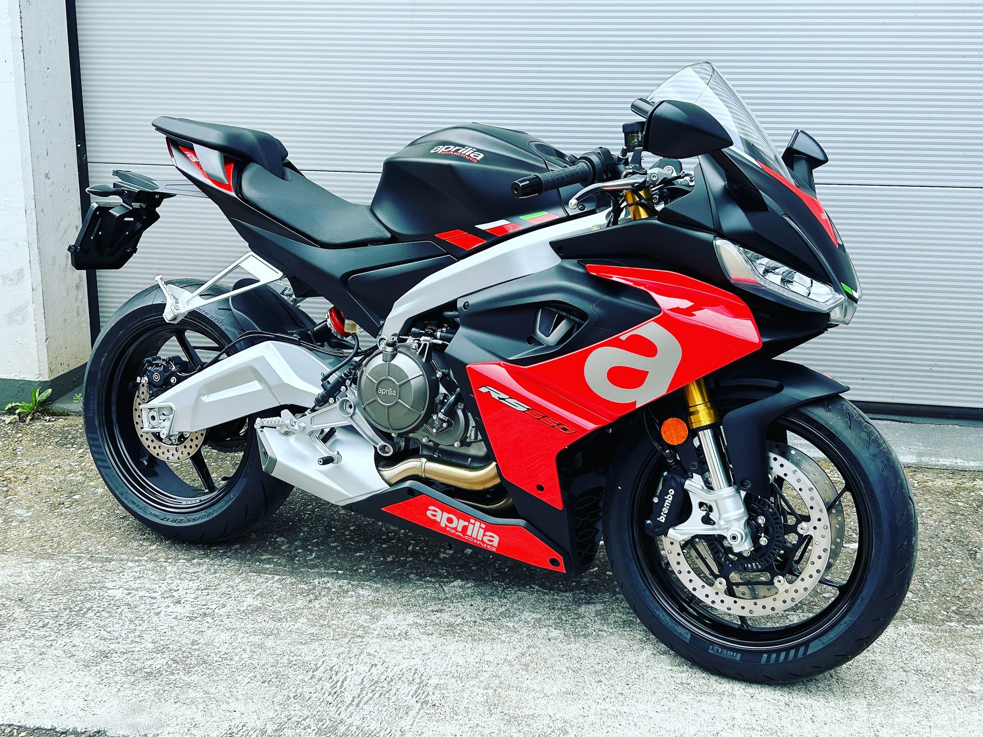 APRILIA RS 660 (35kW) DarkRed-showroom-element-1