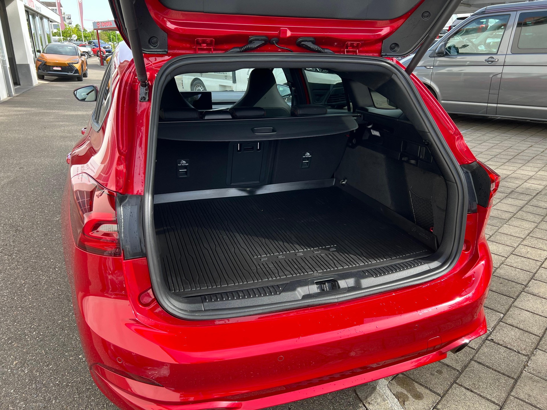 FORD Focus Station Wagon 2.3 EcoB ST-image-6