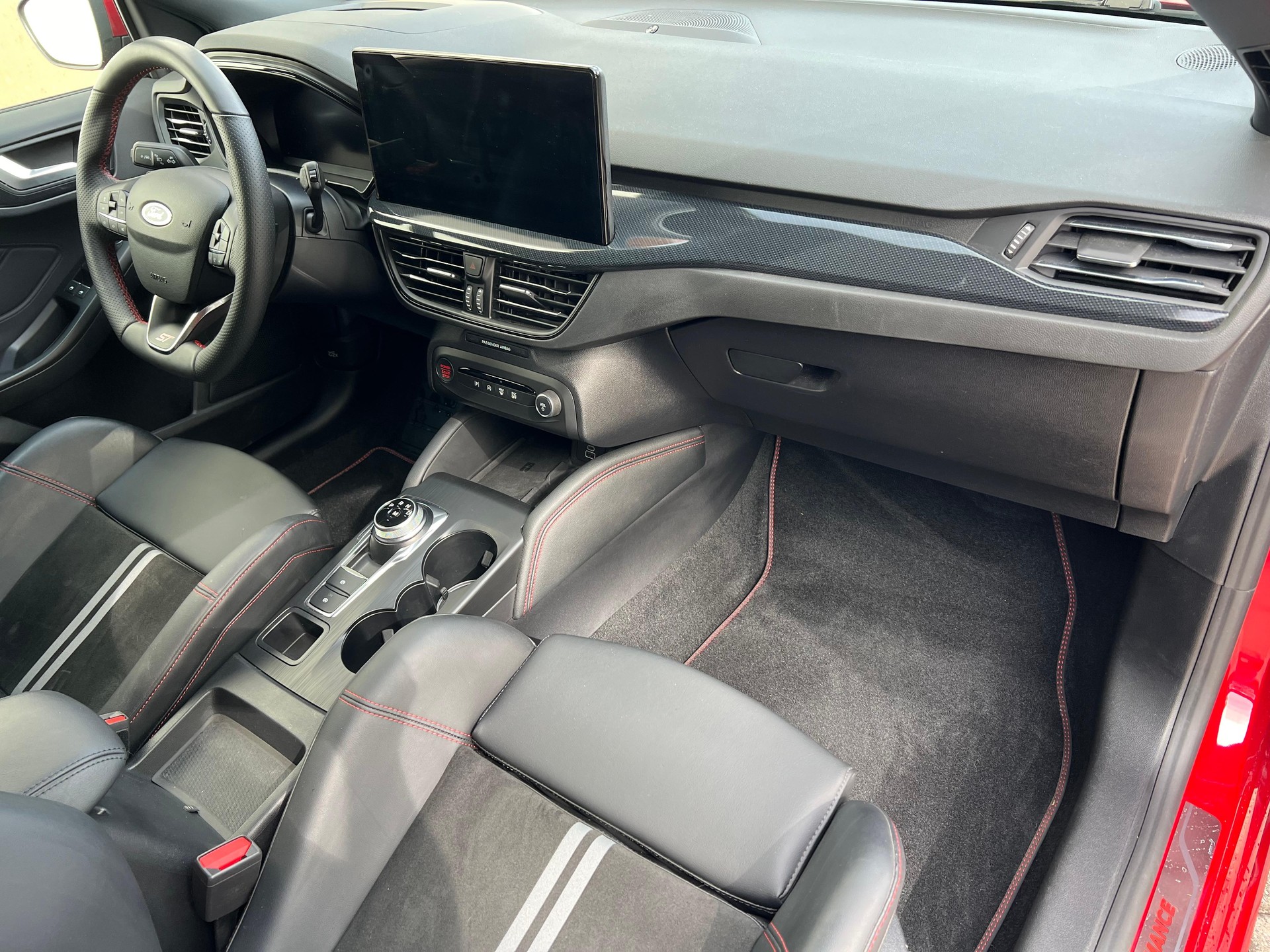 FORD Focus Station Wagon 2.3 EcoB ST-image-13