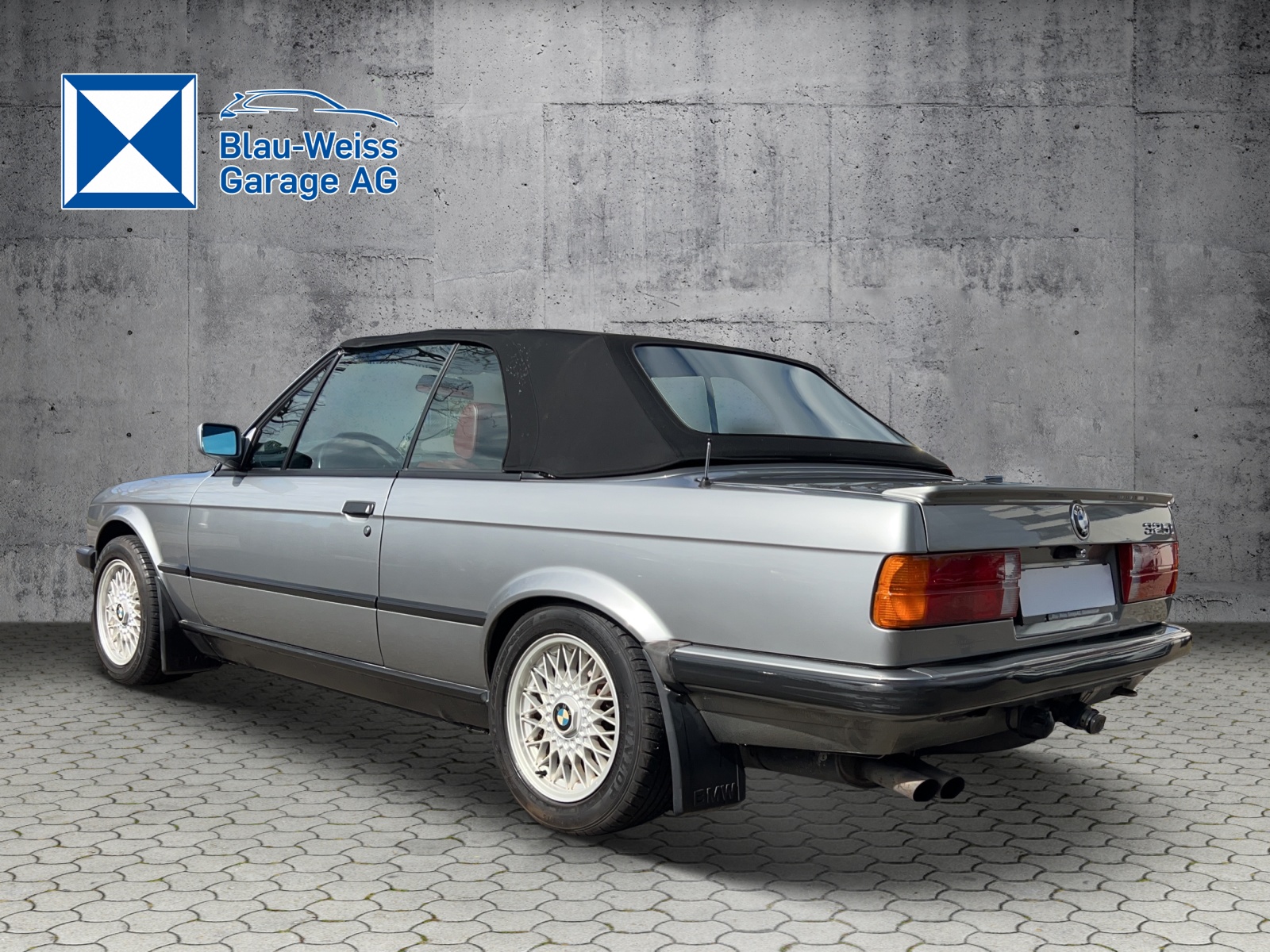BMW 325i Cabrio-image-13