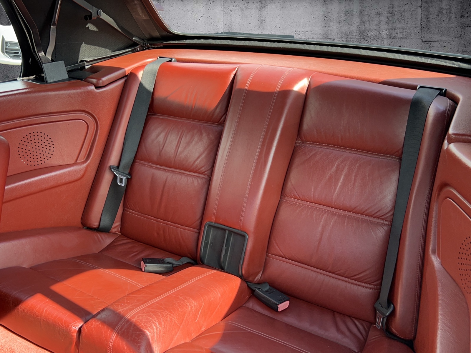 BMW 325i Cabrio-image-22