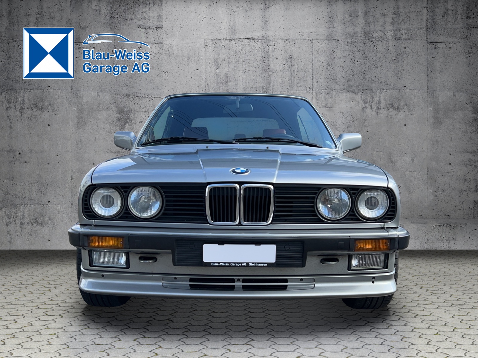 BMW 325i Cabrio-image-8
