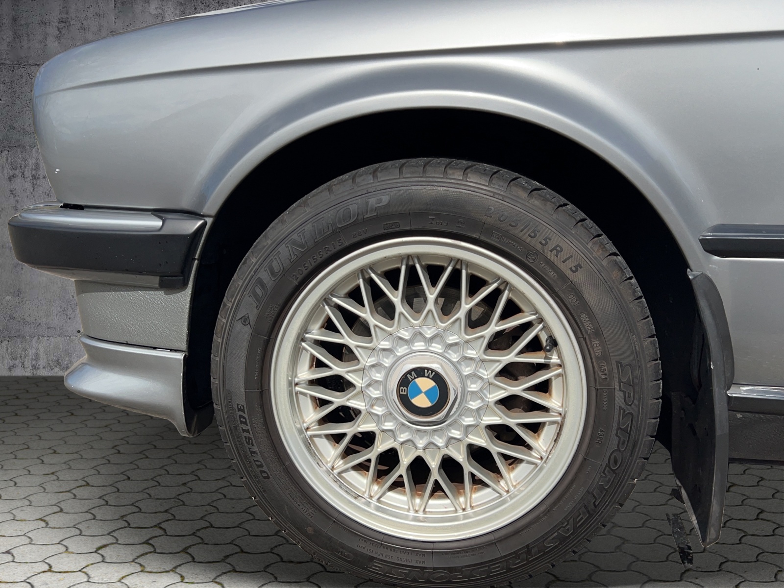 BMW 325i Cabrio-image-15