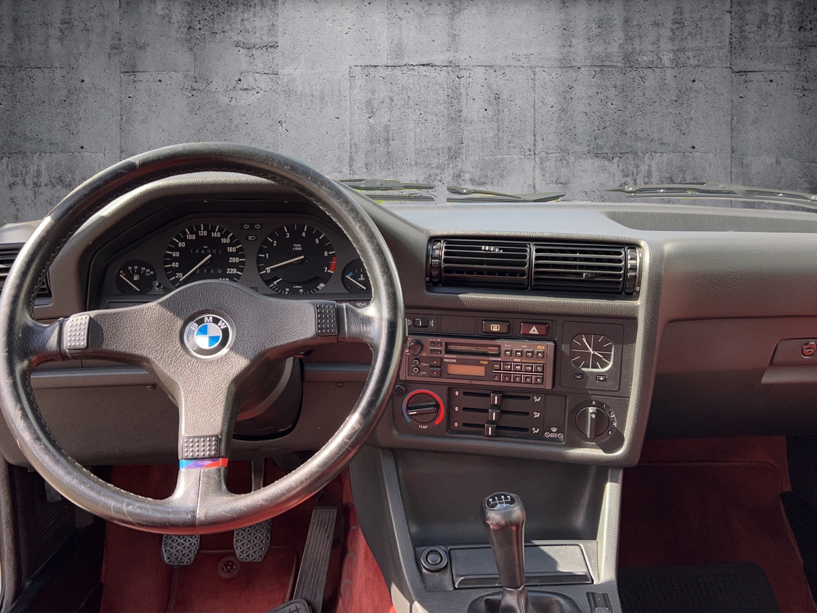 BMW 325i Cabrio-image-18