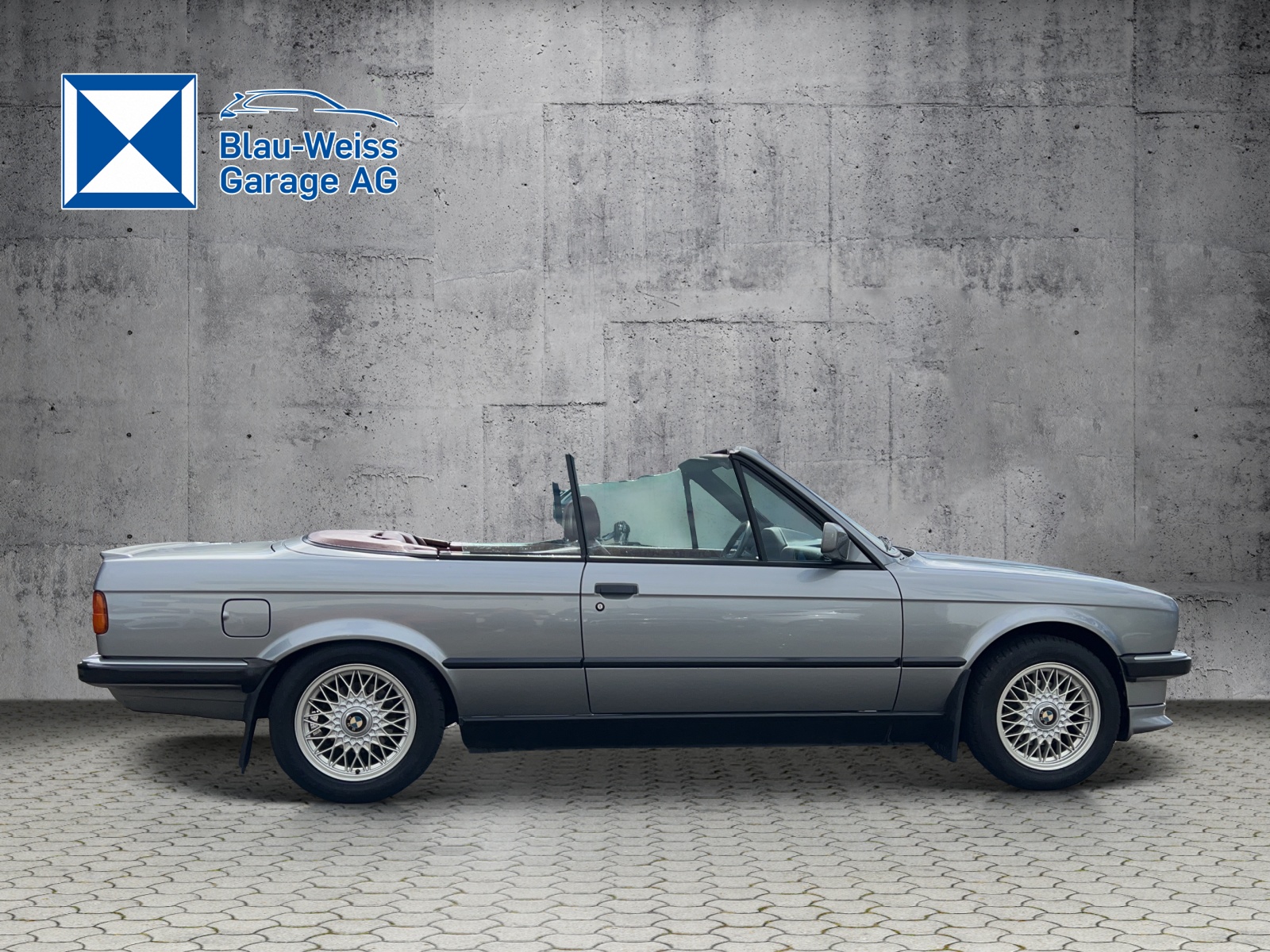 BMW 325i Cabrio-image-2