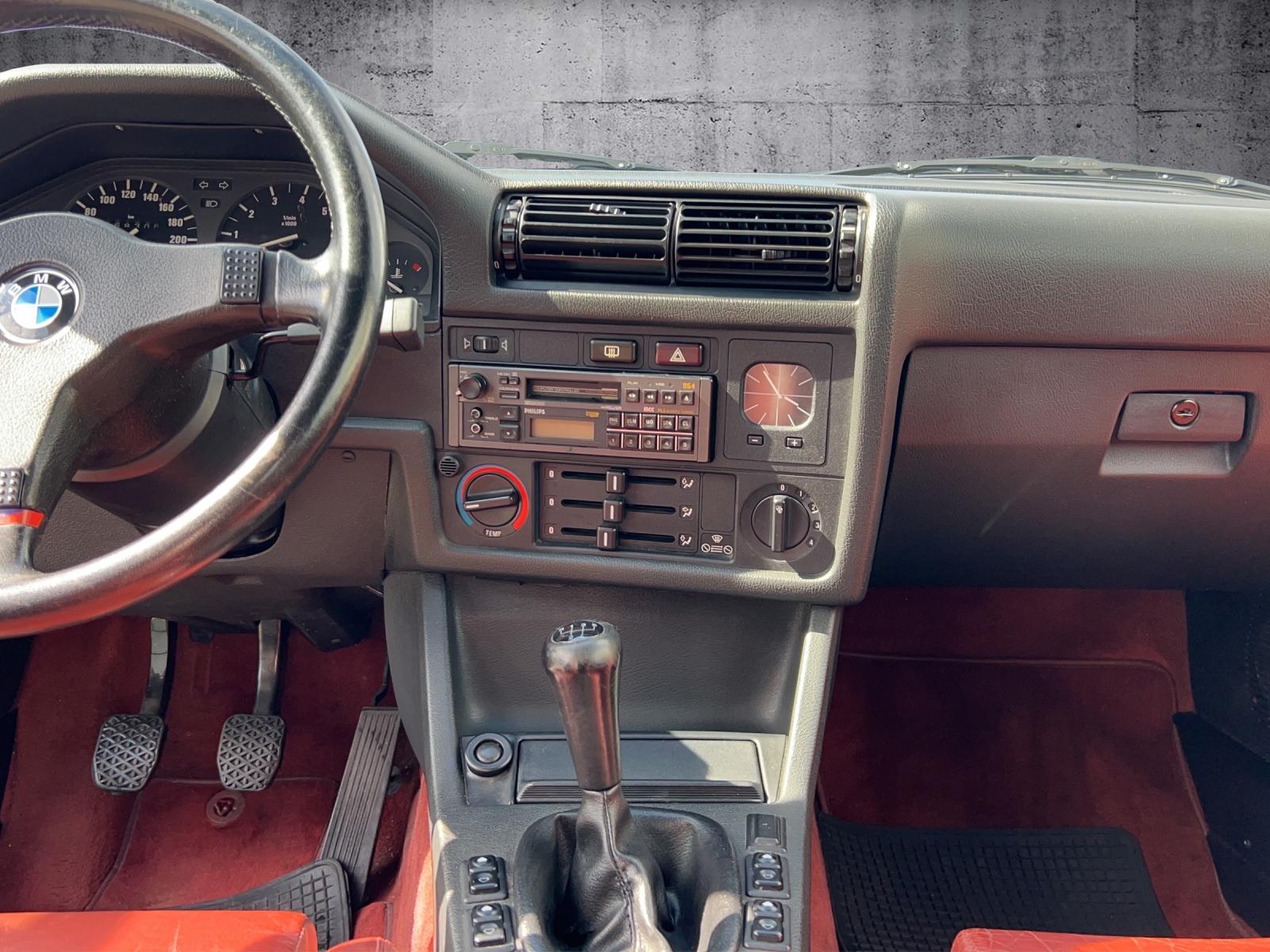 BMW 325i Cabrio-image-21