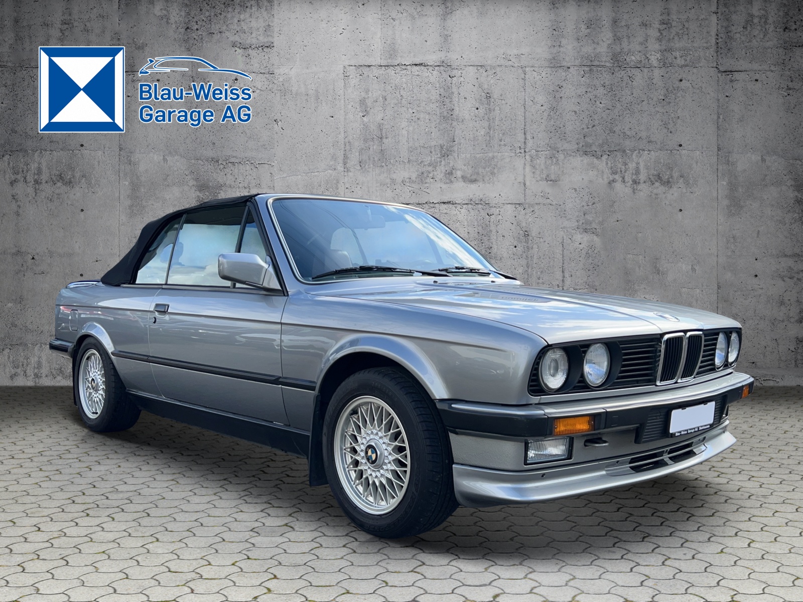 BMW 325i Cabrio-image-9