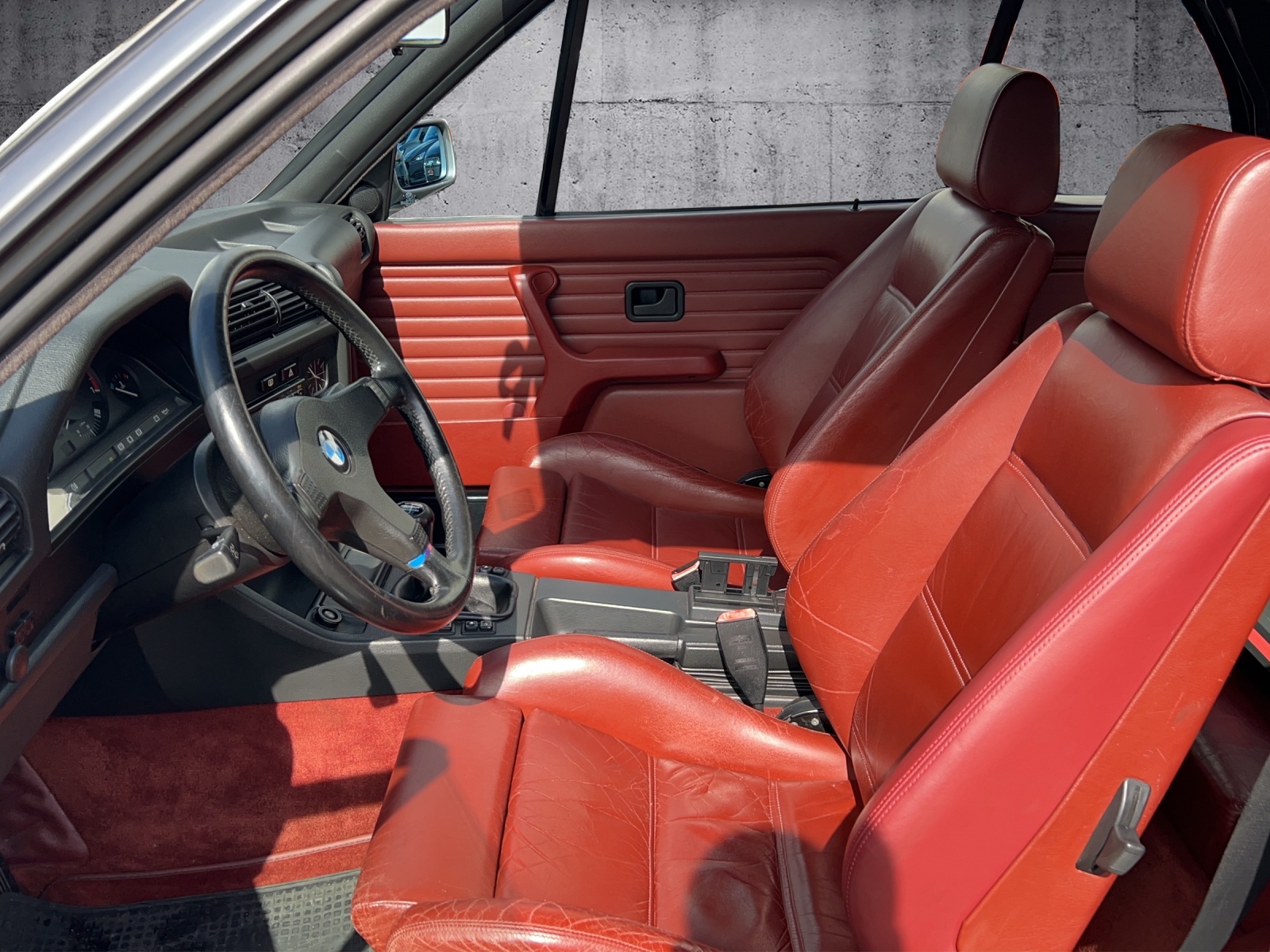 BMW 325i Cabrio-image-17