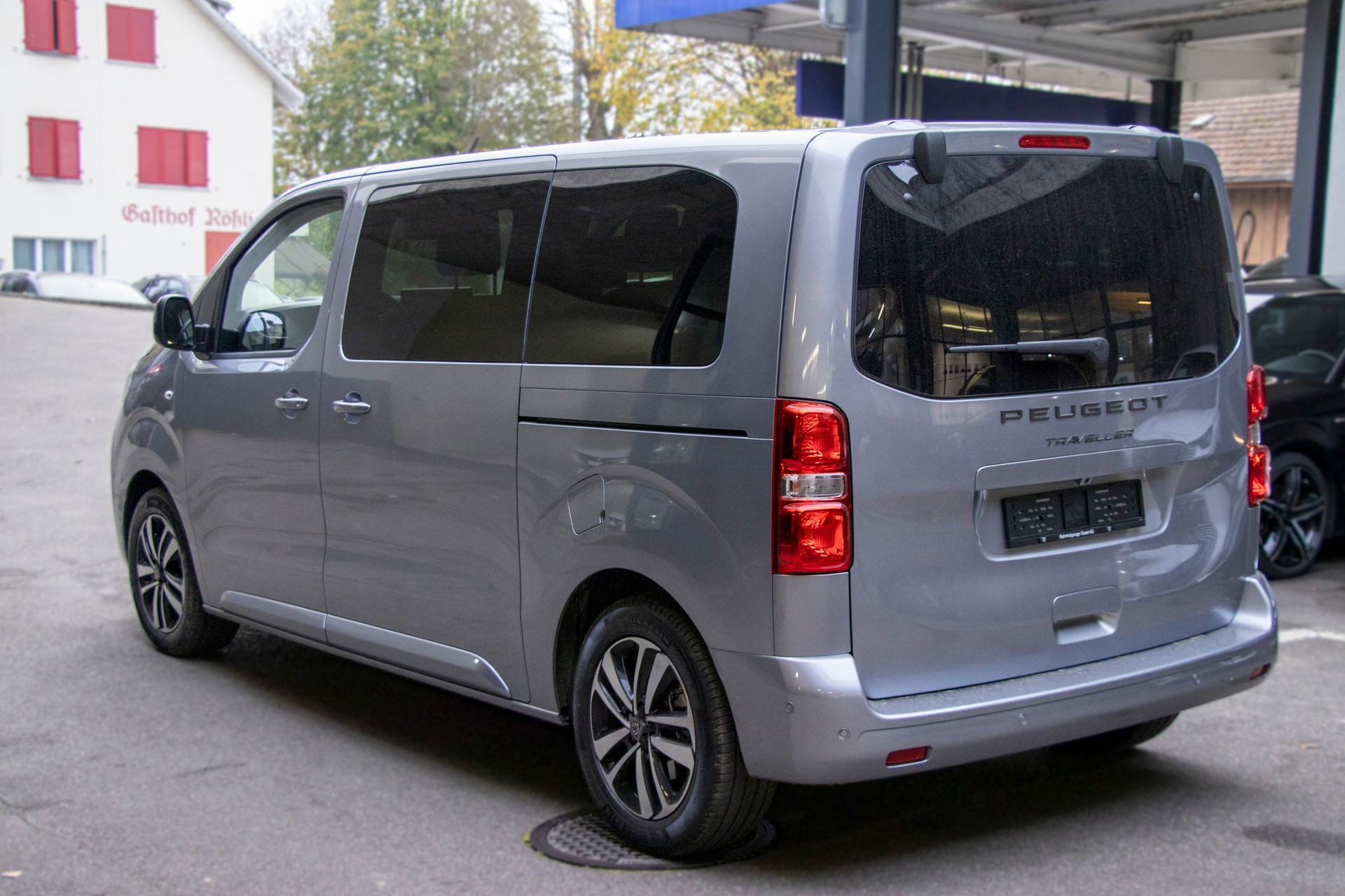 PEUGEOT Traveller 2.0 BlueHDi Business Standard EAT8-showroom-element-2