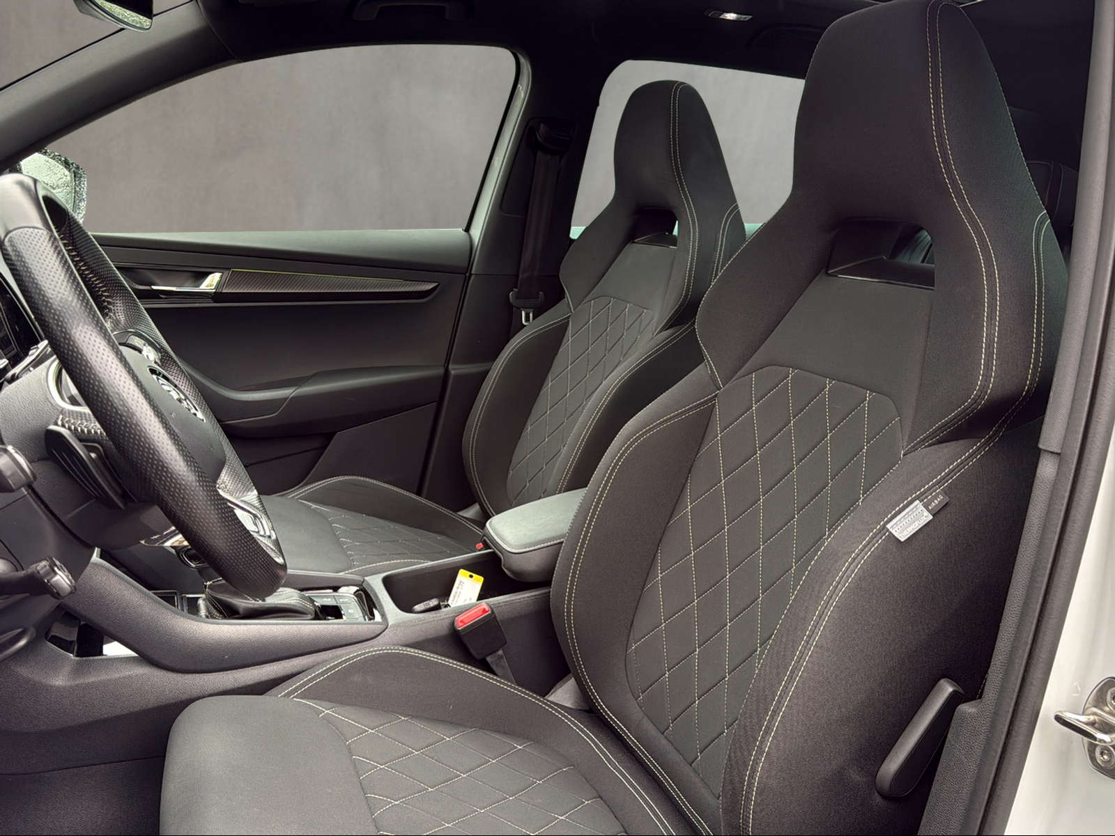 SKODA Karoq 2.0 TSI SportLine 4x4 DSG-image-5