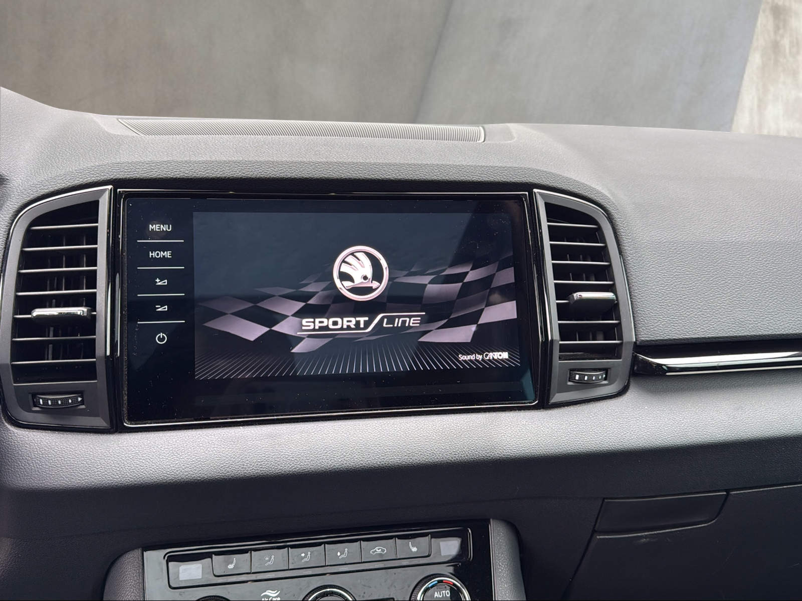 SKODA Karoq 2.0 TSI SportLine 4x4 DSG-image-9