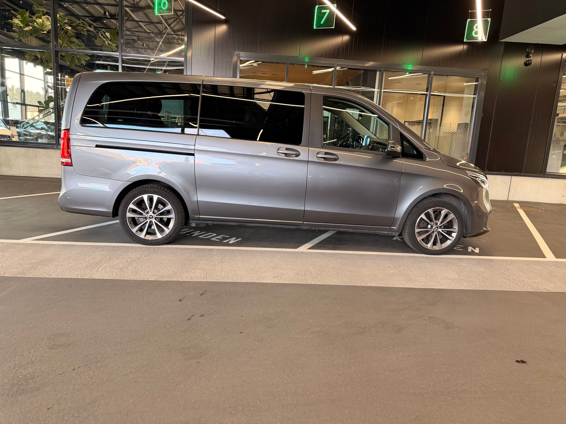 MERCEDES-BENZ V 250 d lang Avantgarde 4Matic 9G-Tronic Facelift-image-5