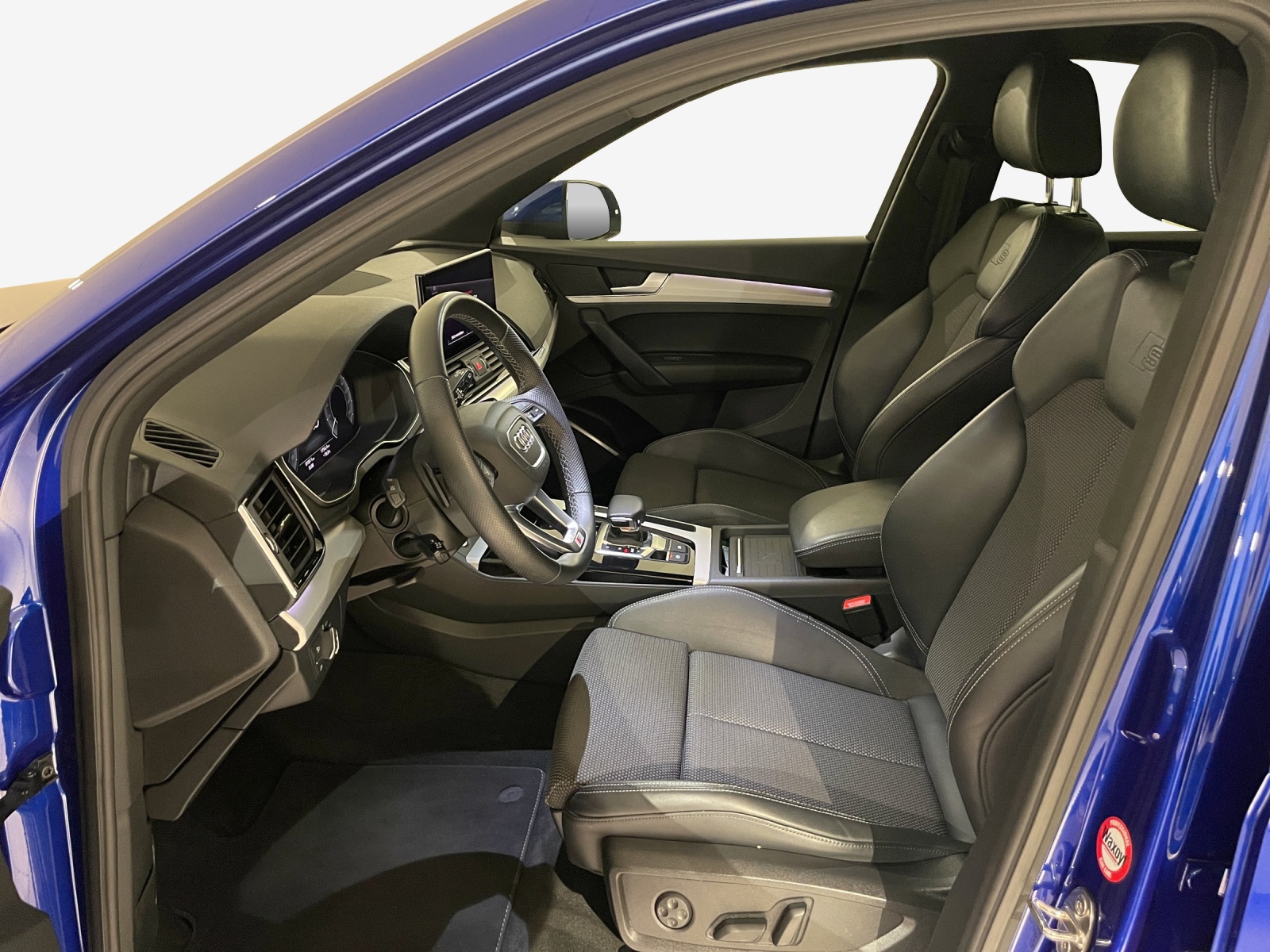 AUDI Q5 Sportback 55 TFSI e PHEV S line quattro S-tronic-image-7