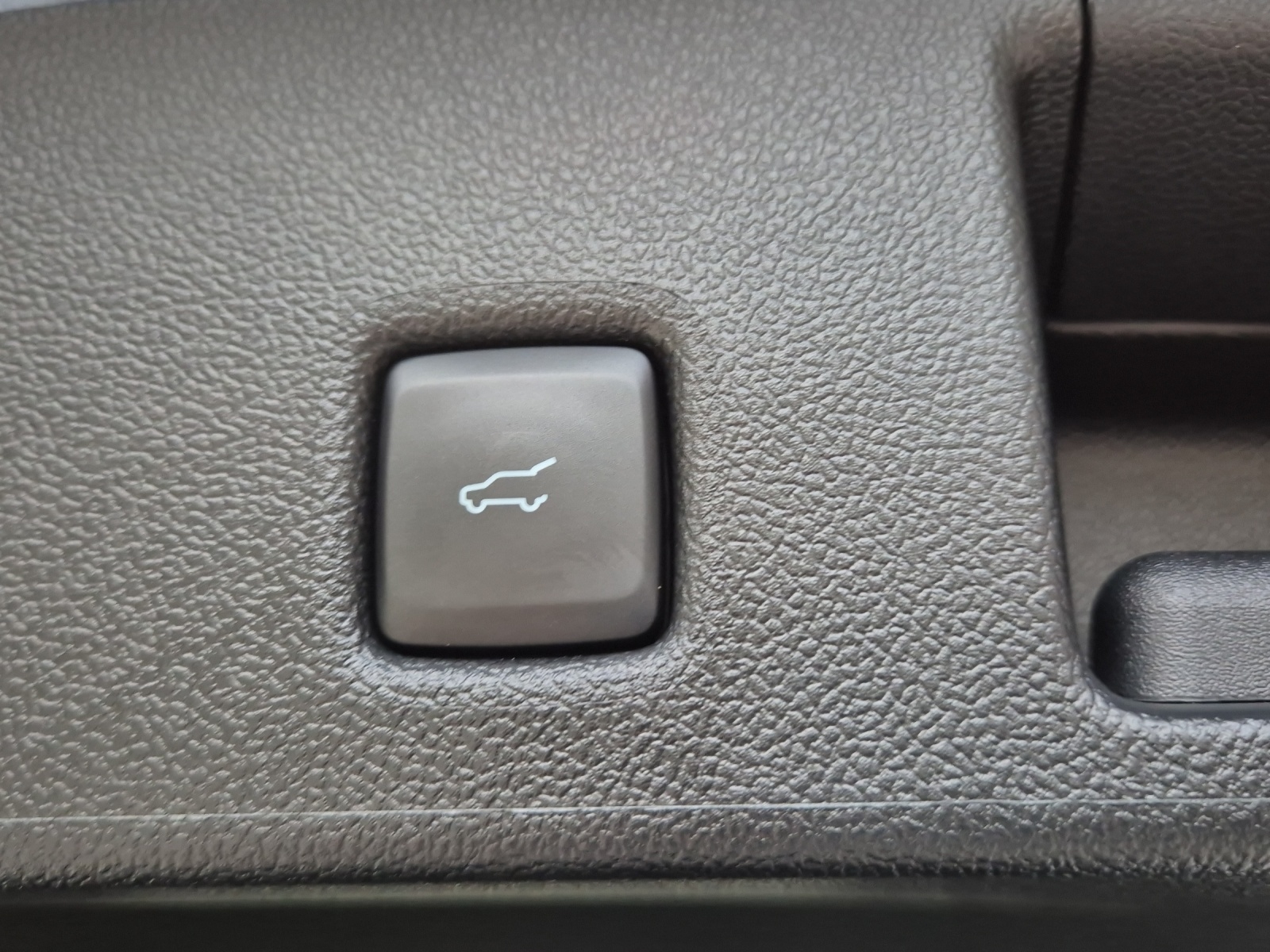 FORD Kuga 2.5 FHEV Titanium 4WD-image-20