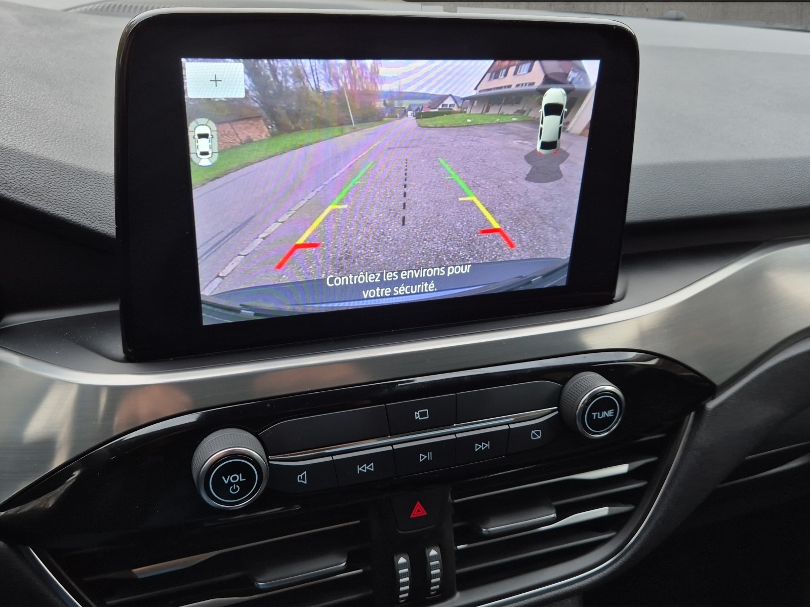FORD Kuga 2.5 FHEV Titanium 4WD-image-12
