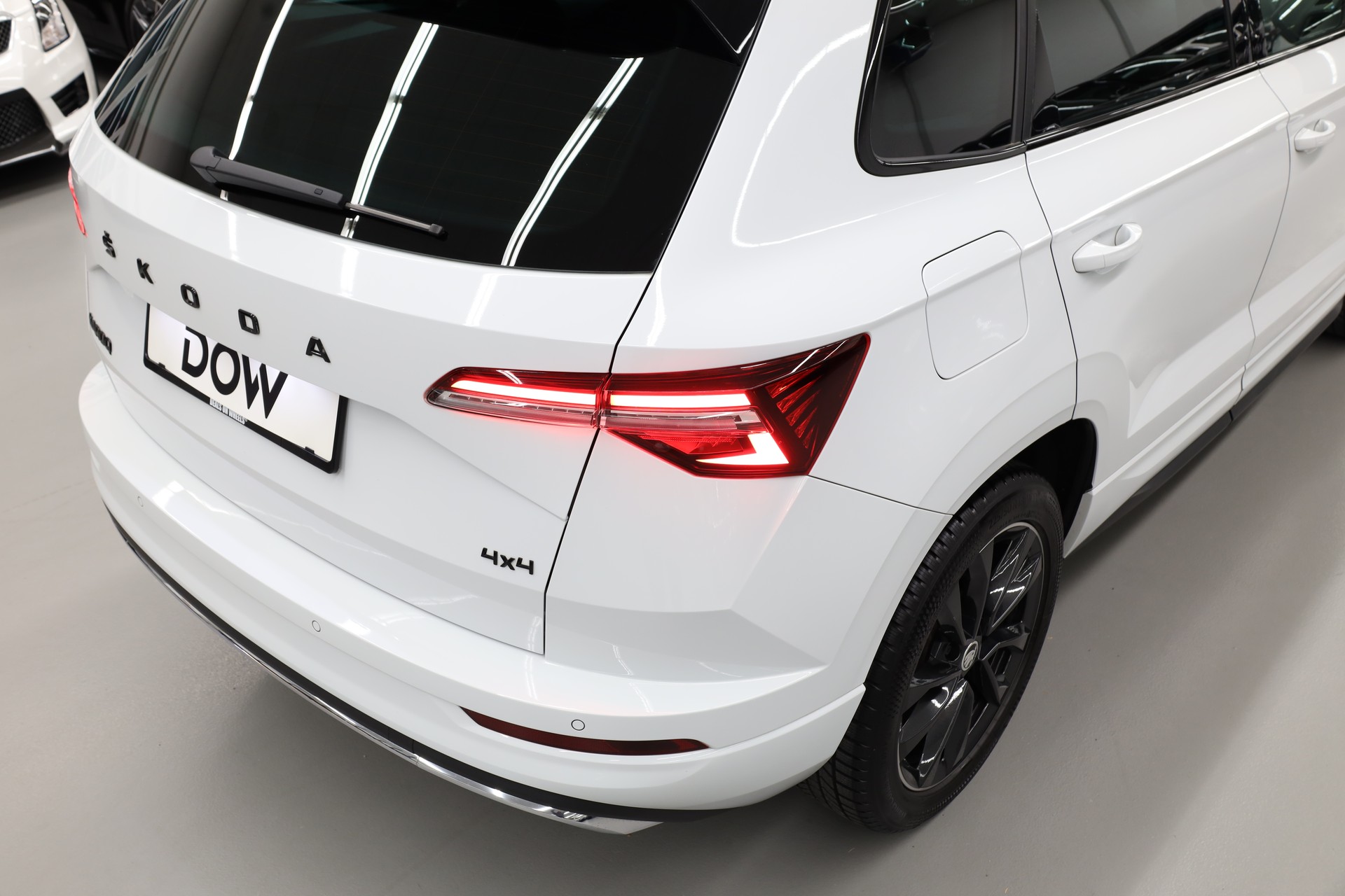 SKODA Karoq 2.0 TSI SportLine 4x4 DSG-image-8