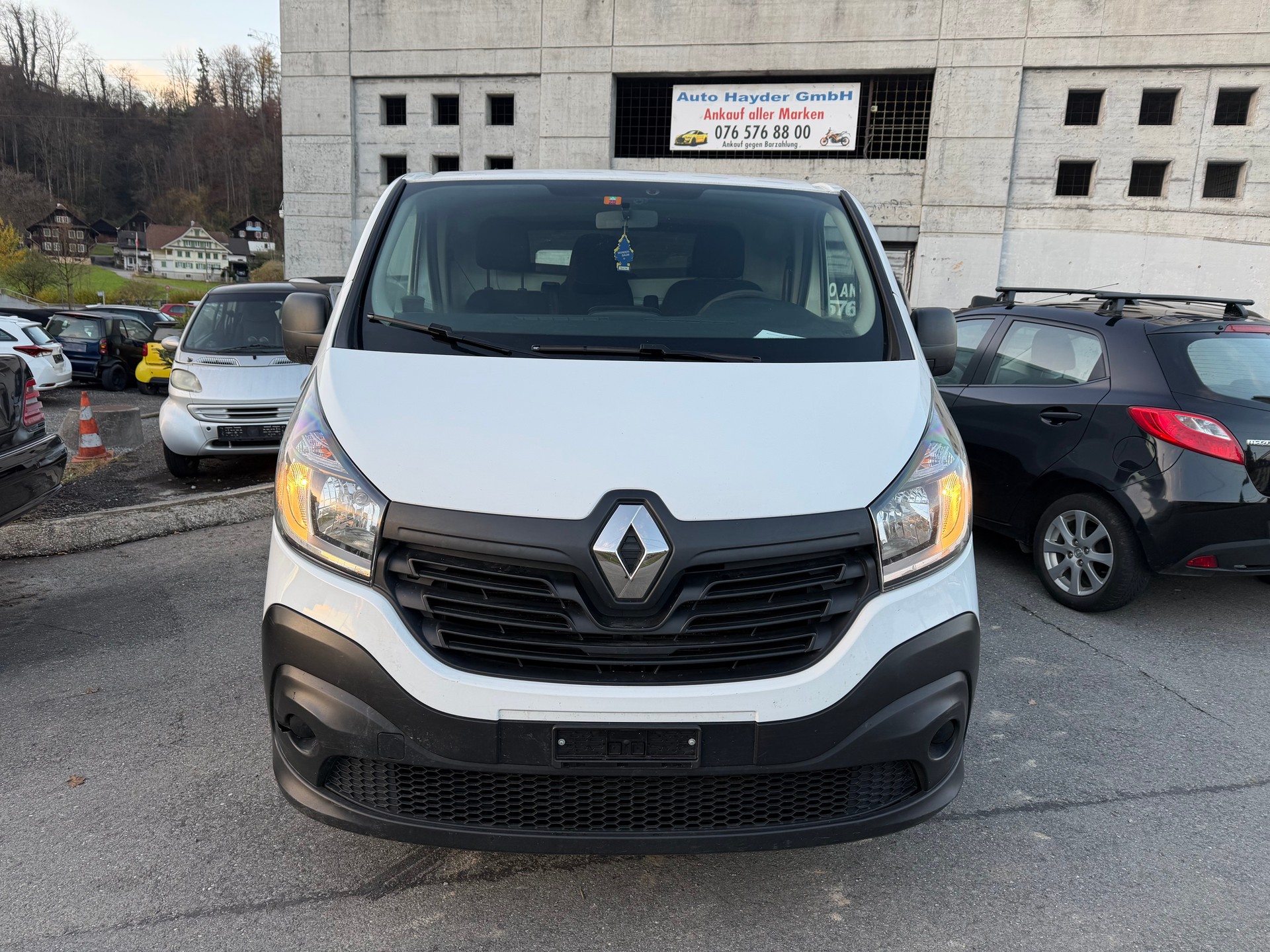 RENAULT Trafic 1.6 dCi 120 2.9t Business L2H1-image-1