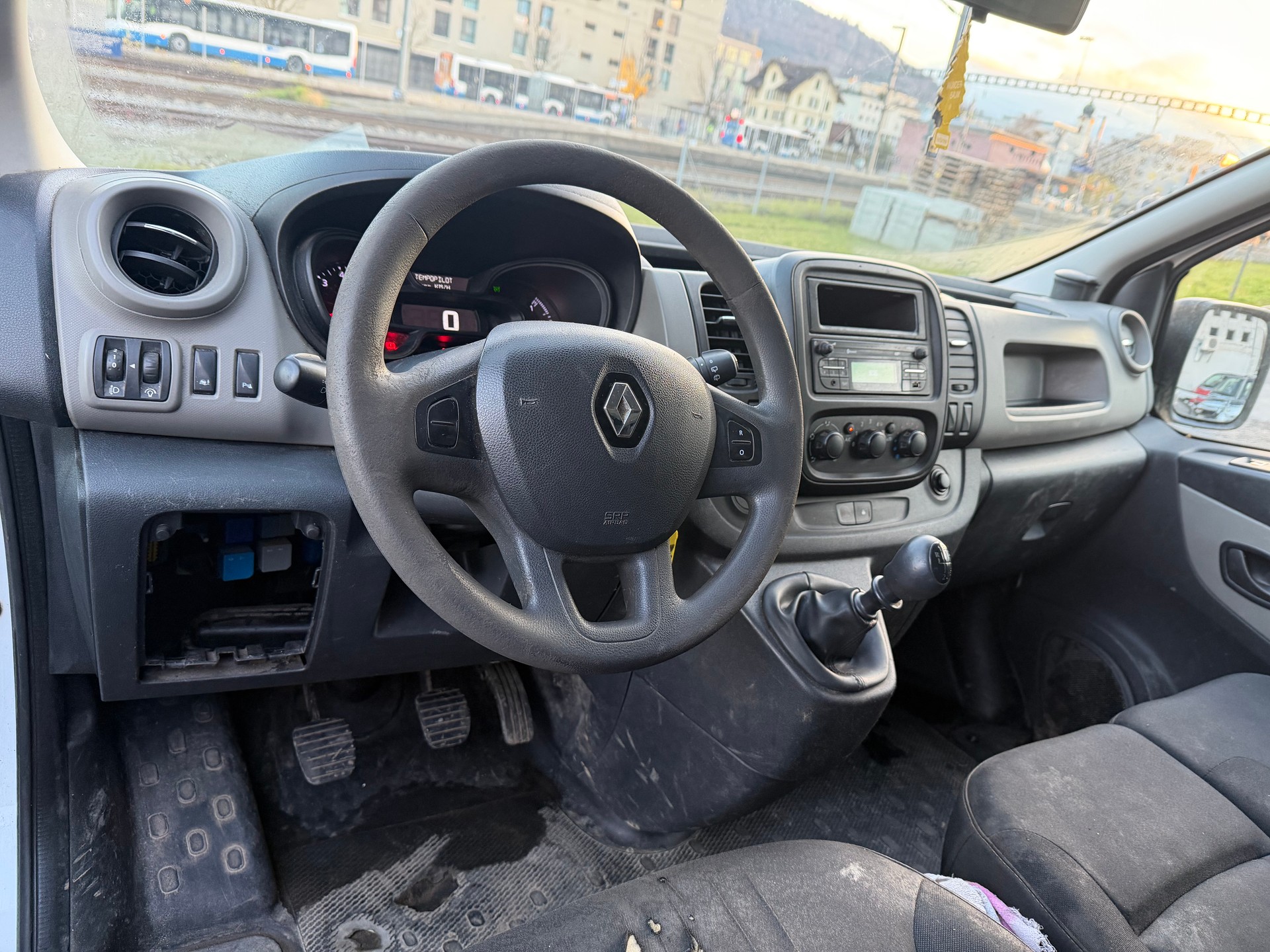 RENAULT Trafic 1.6 dCi 120 2.9t Business L2H1-image-9