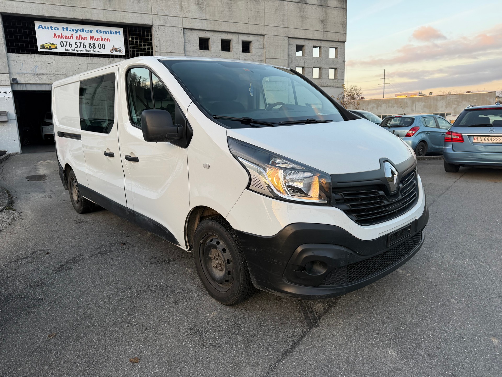 RENAULT Trafic 1.6 dCi 120 2.9t Business L2H1-image-2
