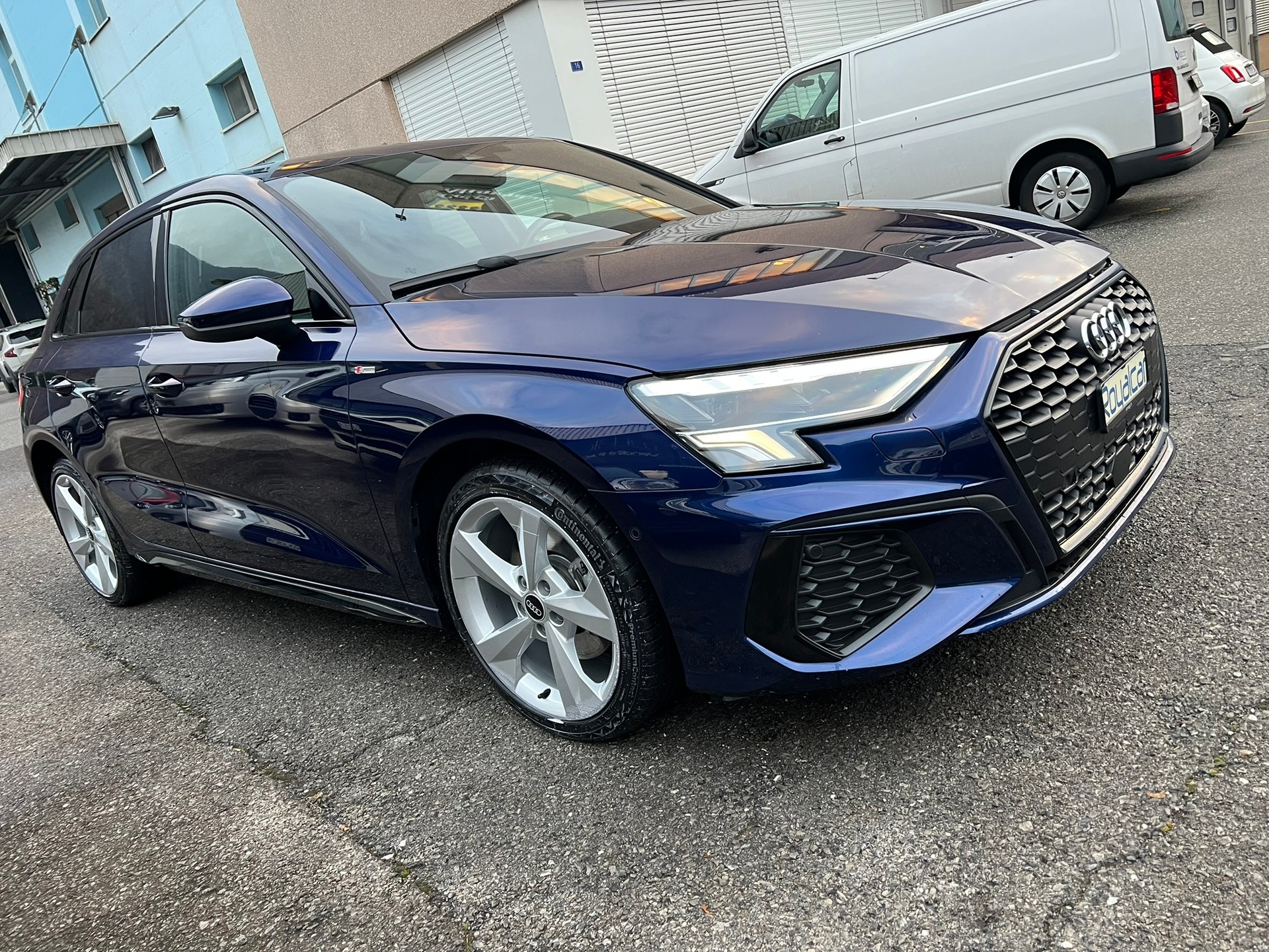 AUDI A3 Sportback 40 TFSI e S line S-tronic-image-1