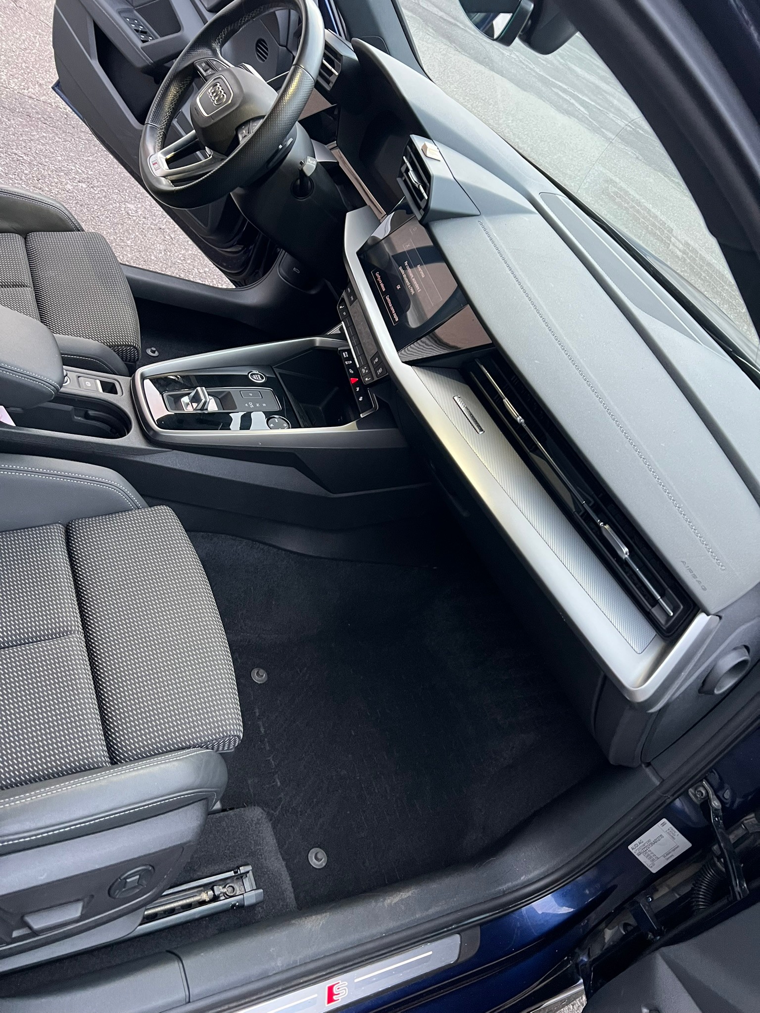 AUDI A3 Sportback 40 TFSI e S line S-tronic-image-9