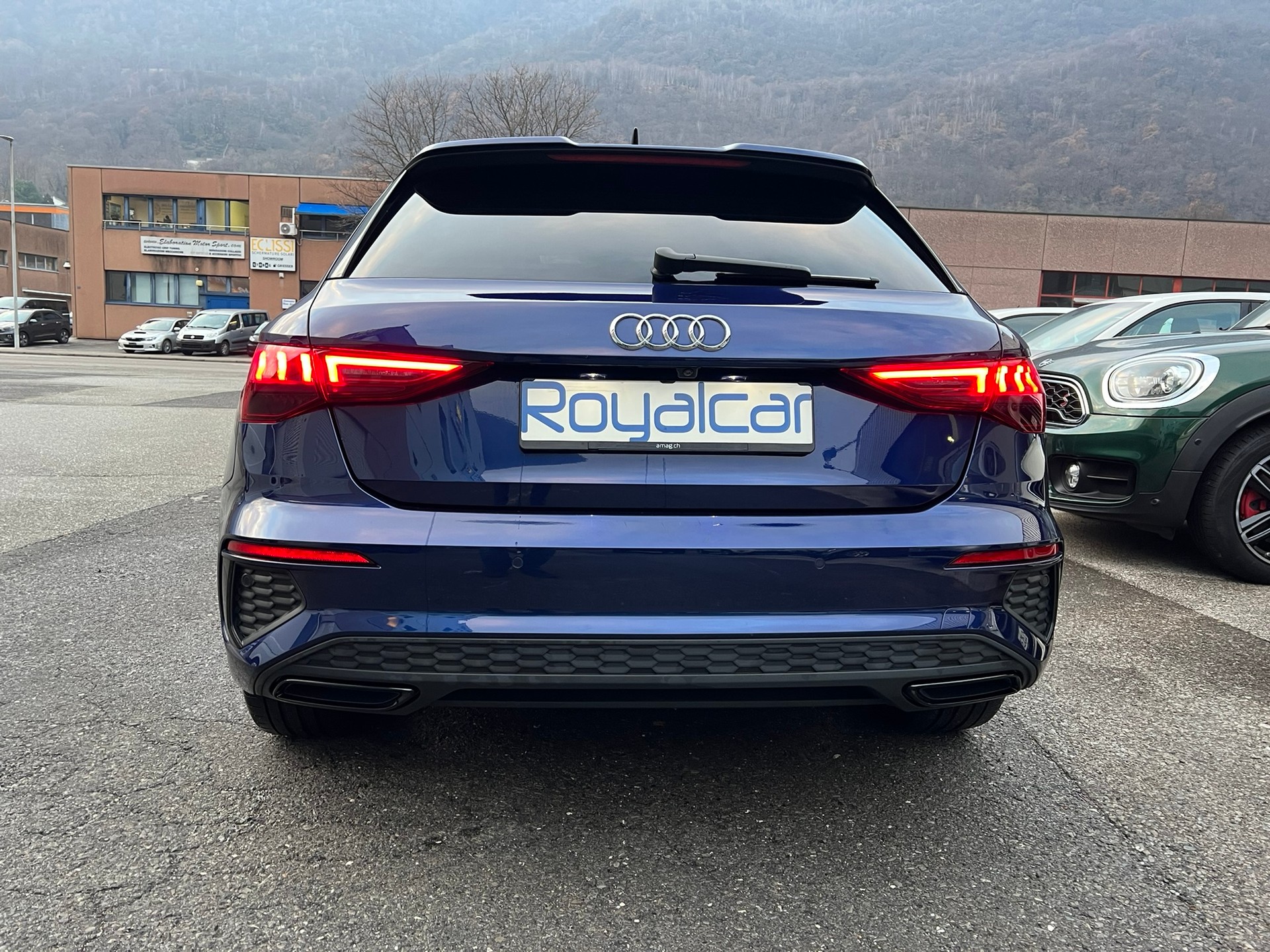 AUDI A3 Sportback 40 TFSI e S line S-tronic-image-5