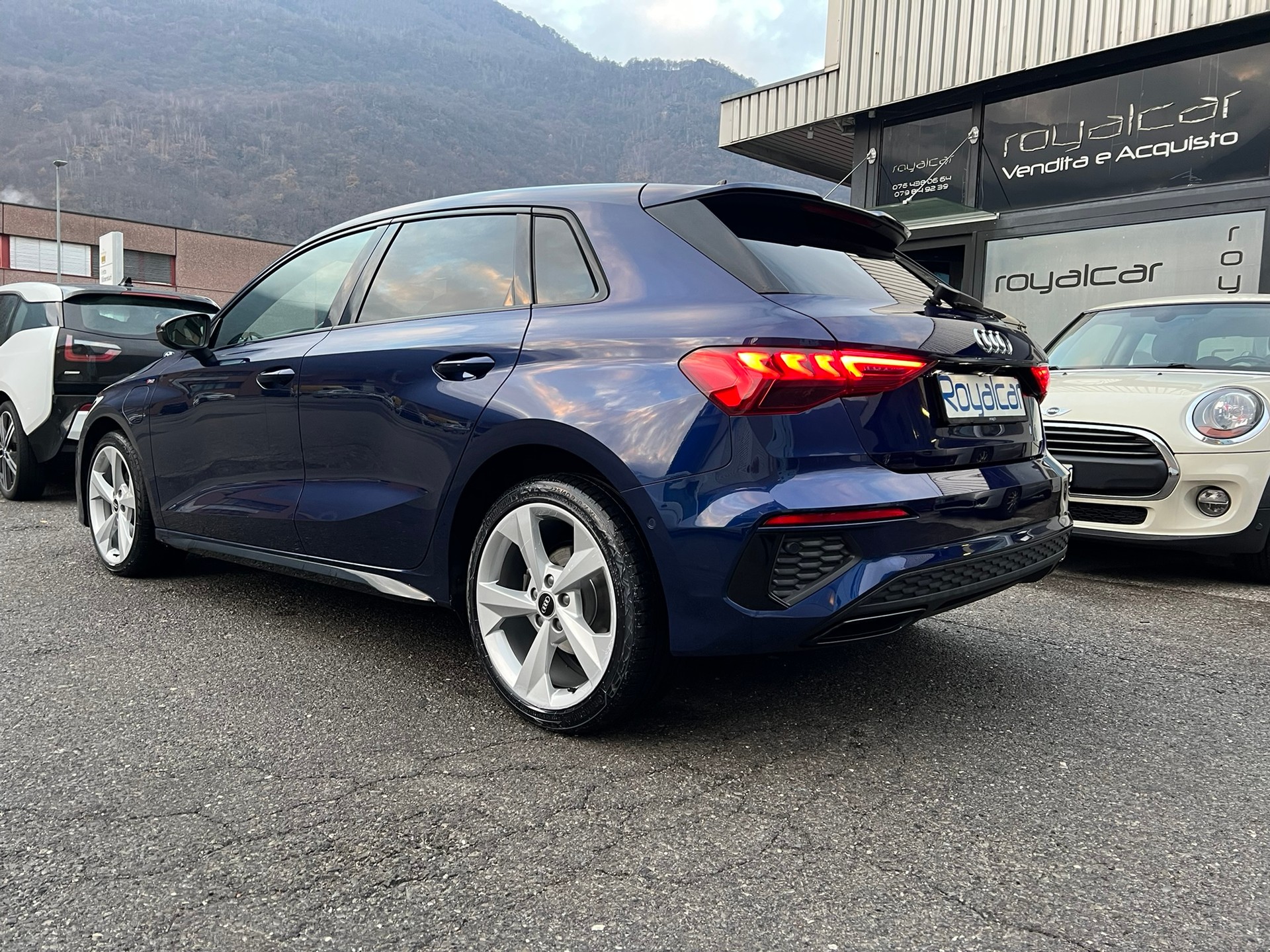 AUDI A3 Sportback 40 TFSI e S line S-tronic-image-4