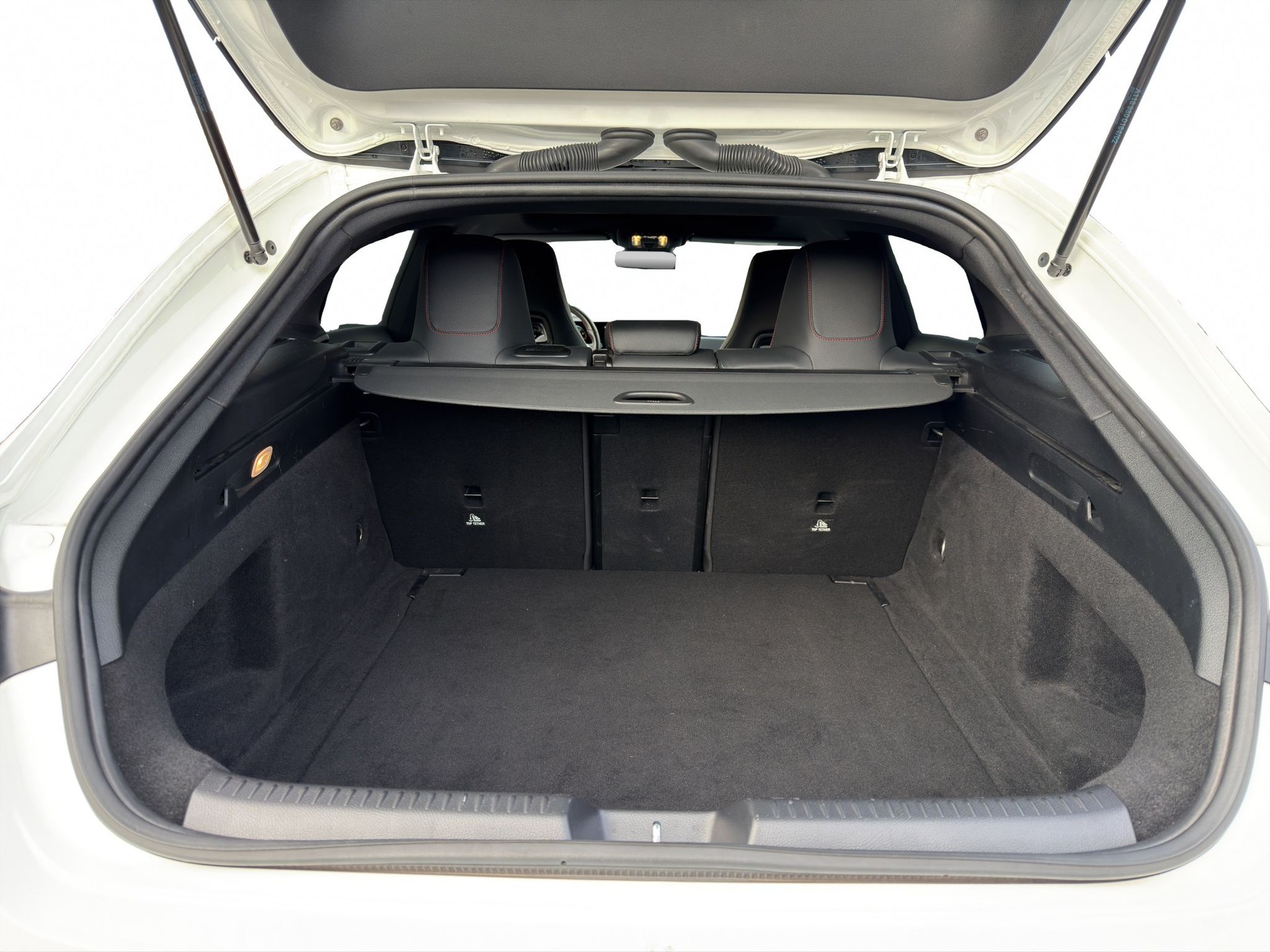 MERCEDES-BENZ CLA Shooting Brake 250 4Matic 7G-DCT AMG Line-image-13