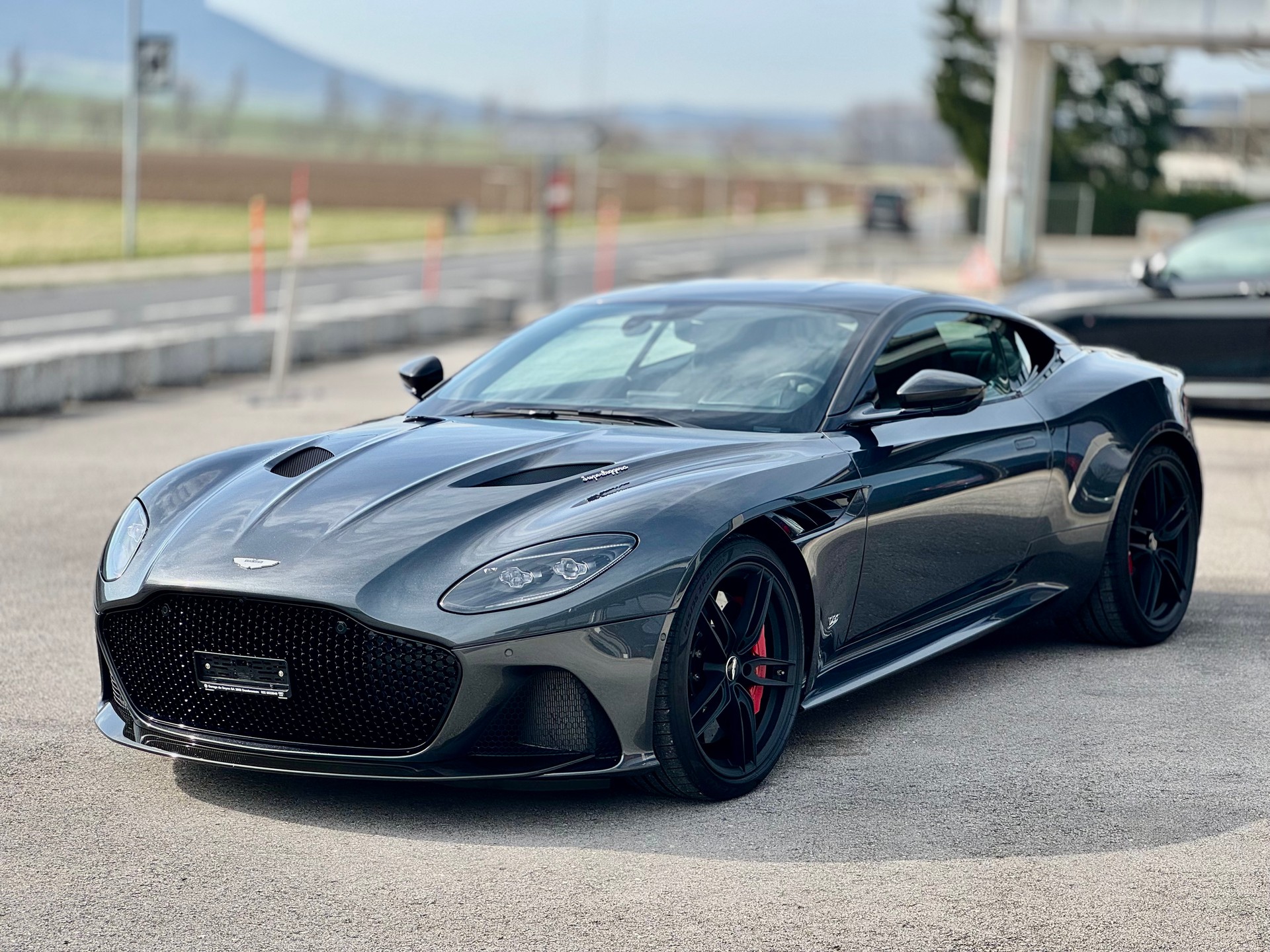 ASTON MARTIN DBS Coupé Superleggera-image-3
