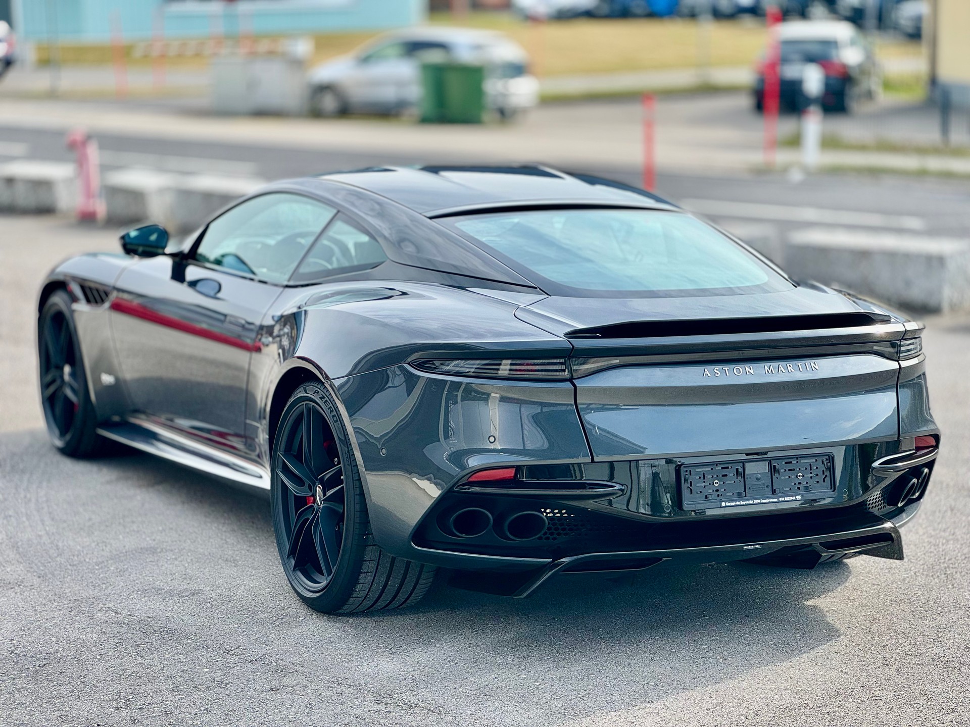 ASTON MARTIN DBS Coupé Superleggera-image-4