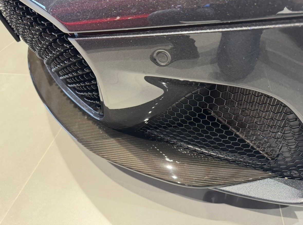ASTON MARTIN DBS Coupé Superleggera-image-10