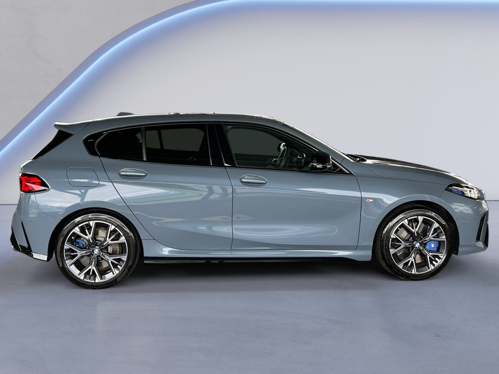 BMW M135i xDrive-image-5