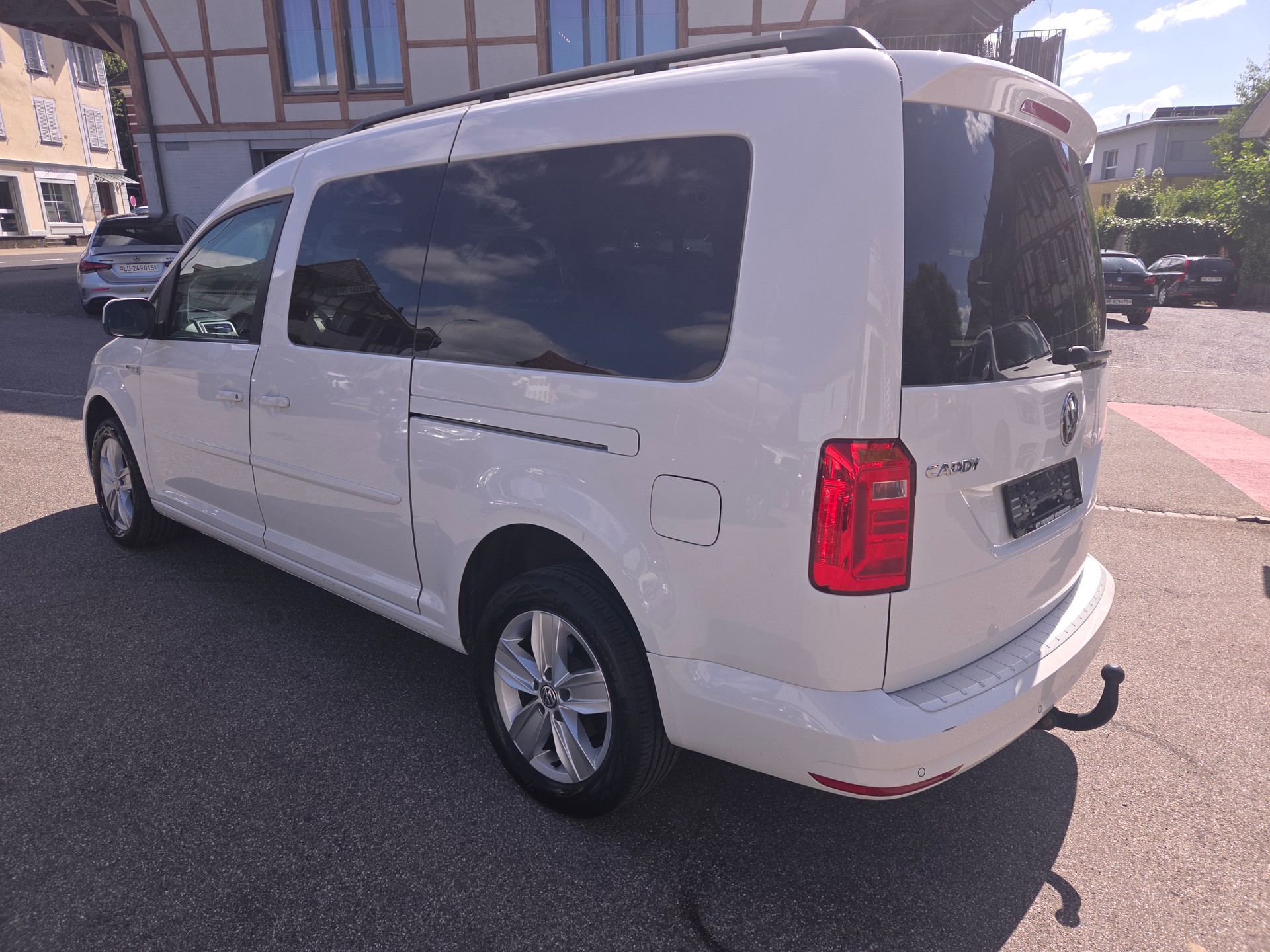 VW Caddy Maxi 2.0 TDI Comfortline DSG-image-4