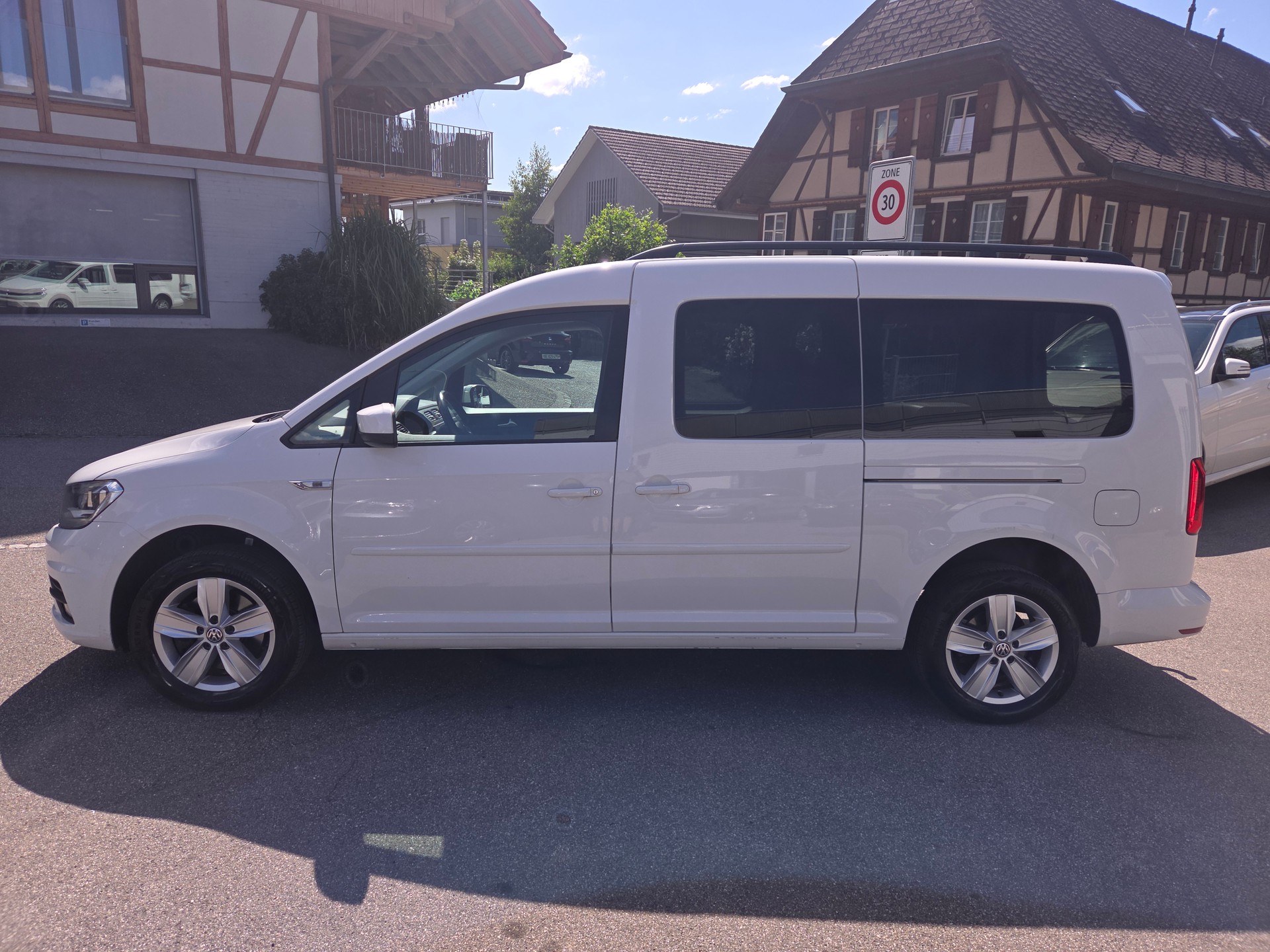 VW Caddy Maxi 2.0 TDI Comfortline DSG-image-3