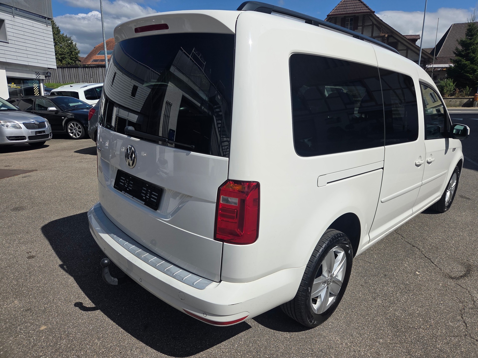 VW Caddy Maxi 2.0 TDI Comfortline DSG-image-5