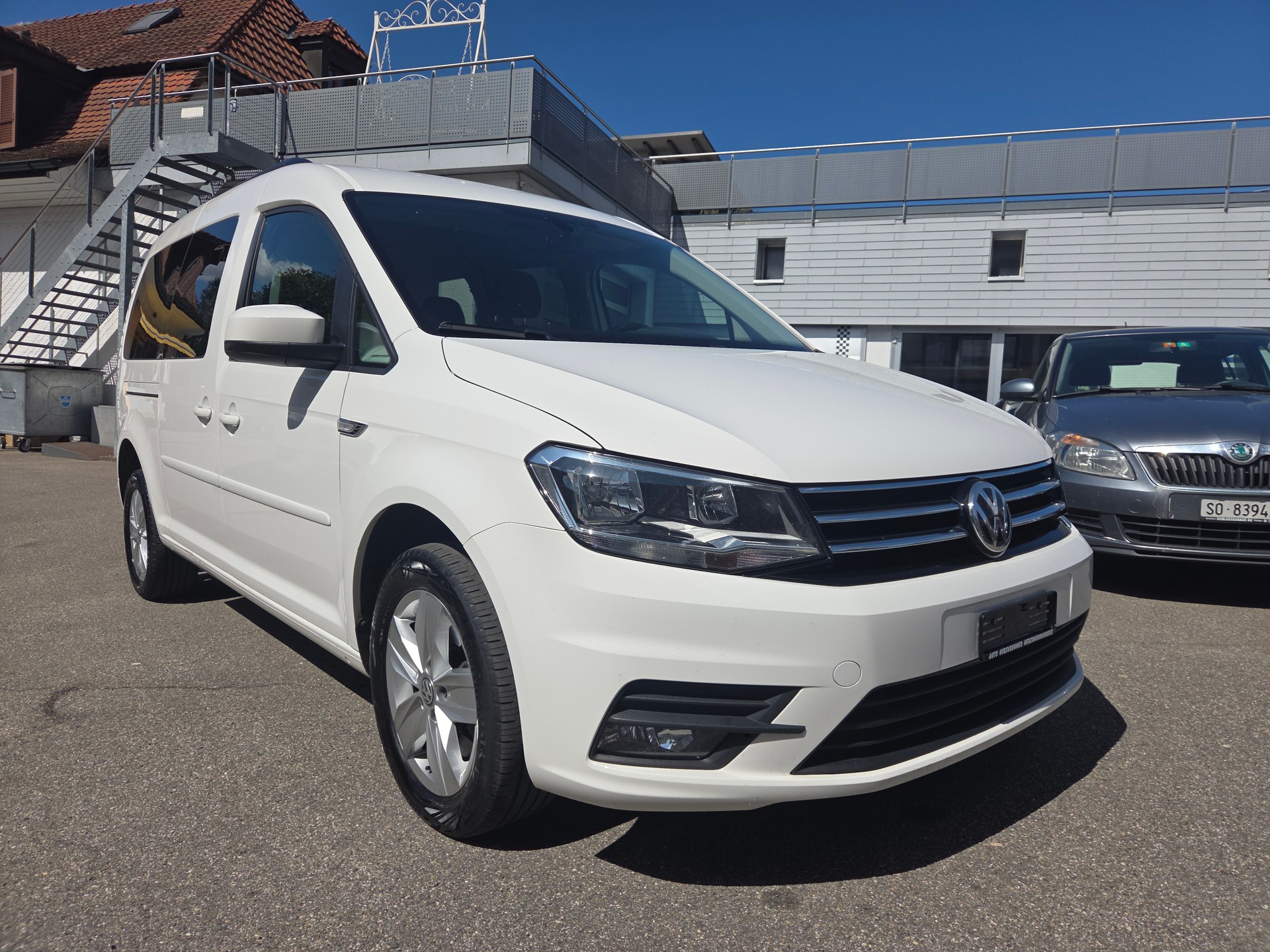 VW Caddy Maxi 2.0 TDI Comfortline DSG-image-1