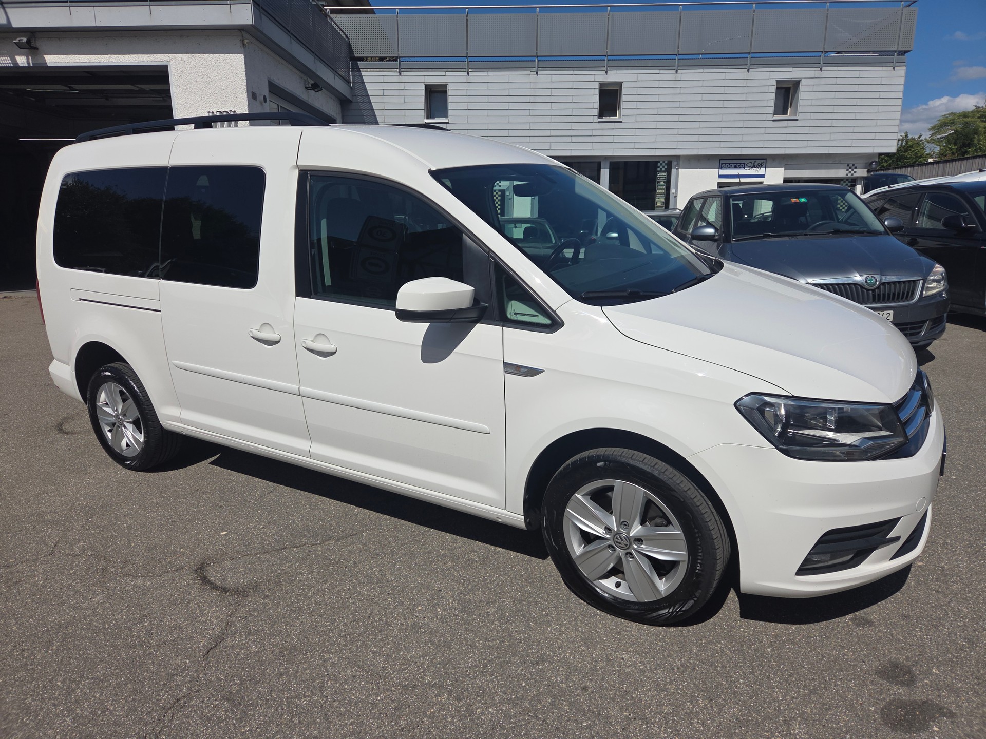 VW Caddy Maxi 2.0 TDI Comfortline DSG-image-0