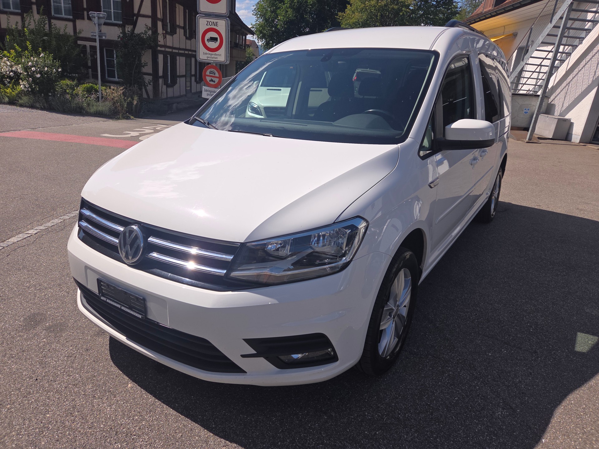 VW Caddy Maxi 2.0 TDI Comfortline DSG-image-2