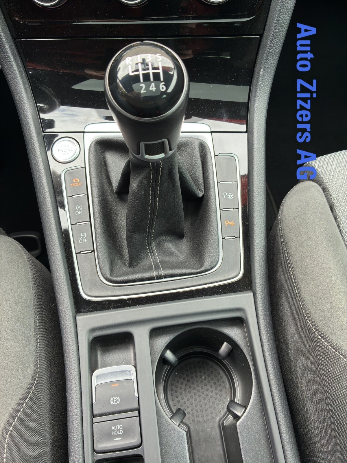 VW Golf 2.0 TDI Lounge R-Line 4Motion-image-13