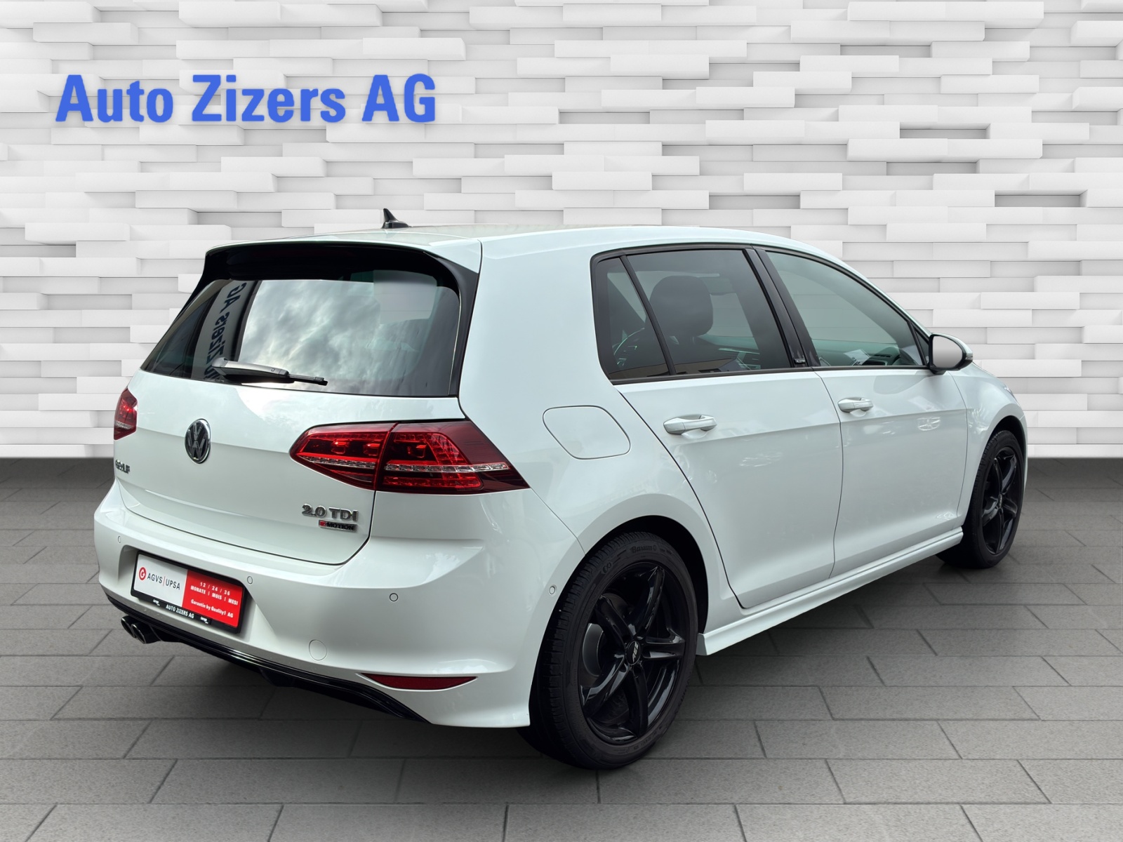 VW Golf 2.0 TDI Lounge R-Line 4Motion-image-5