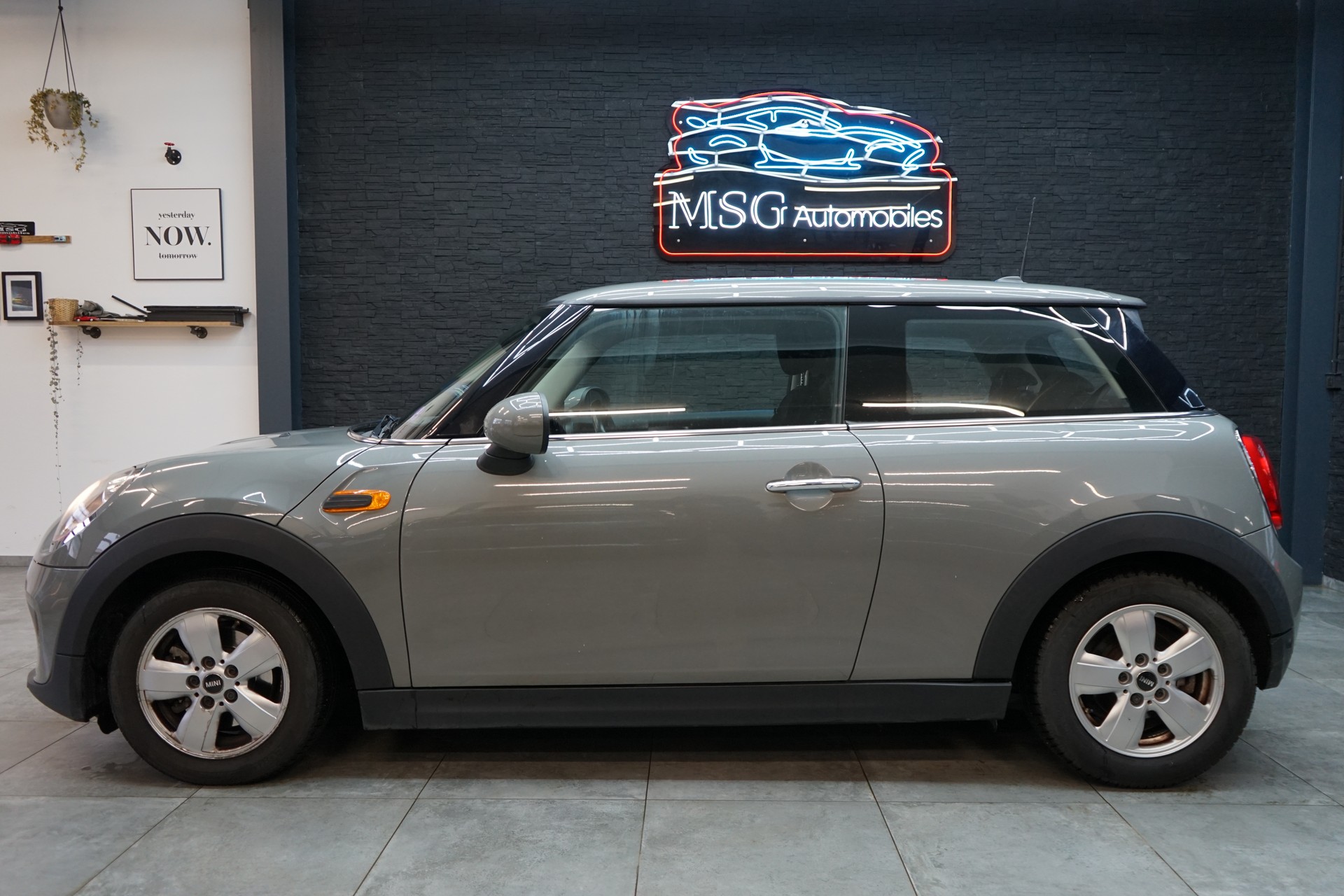 MINI Cooper Steptronic-image-1