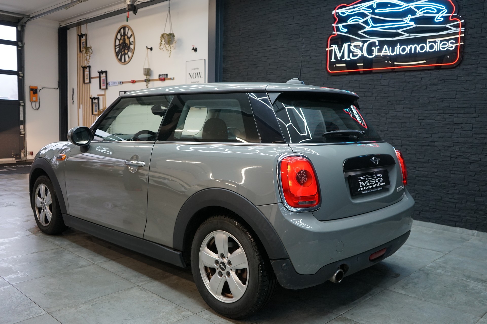 MINI Cooper Steptronic-image-2