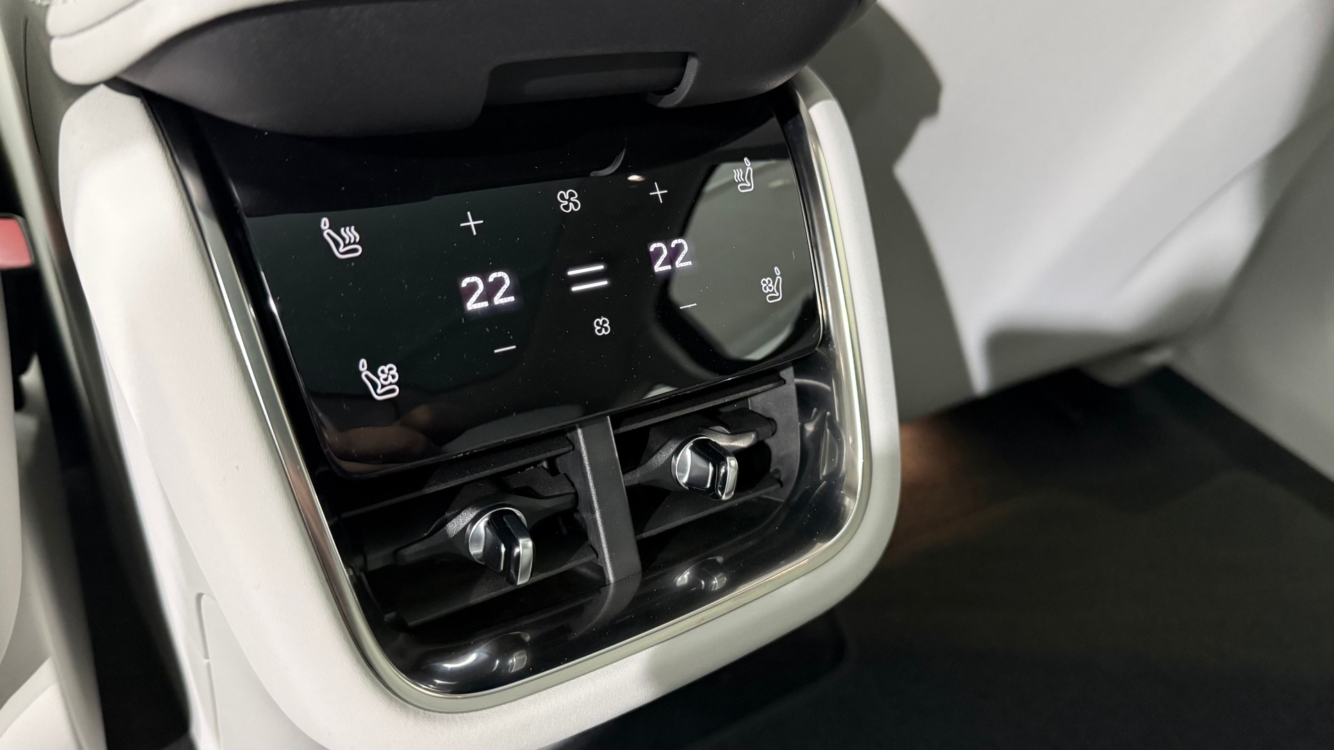 VOLVO ES90 Ultra-image-14