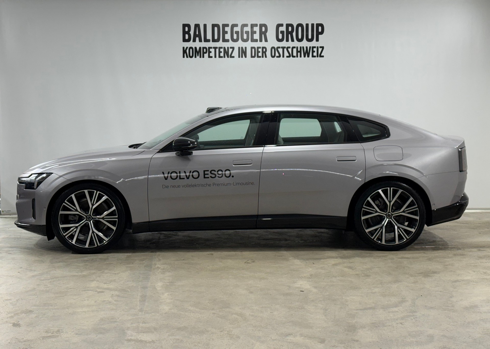 VOLVO ES90 Ultra-image-1