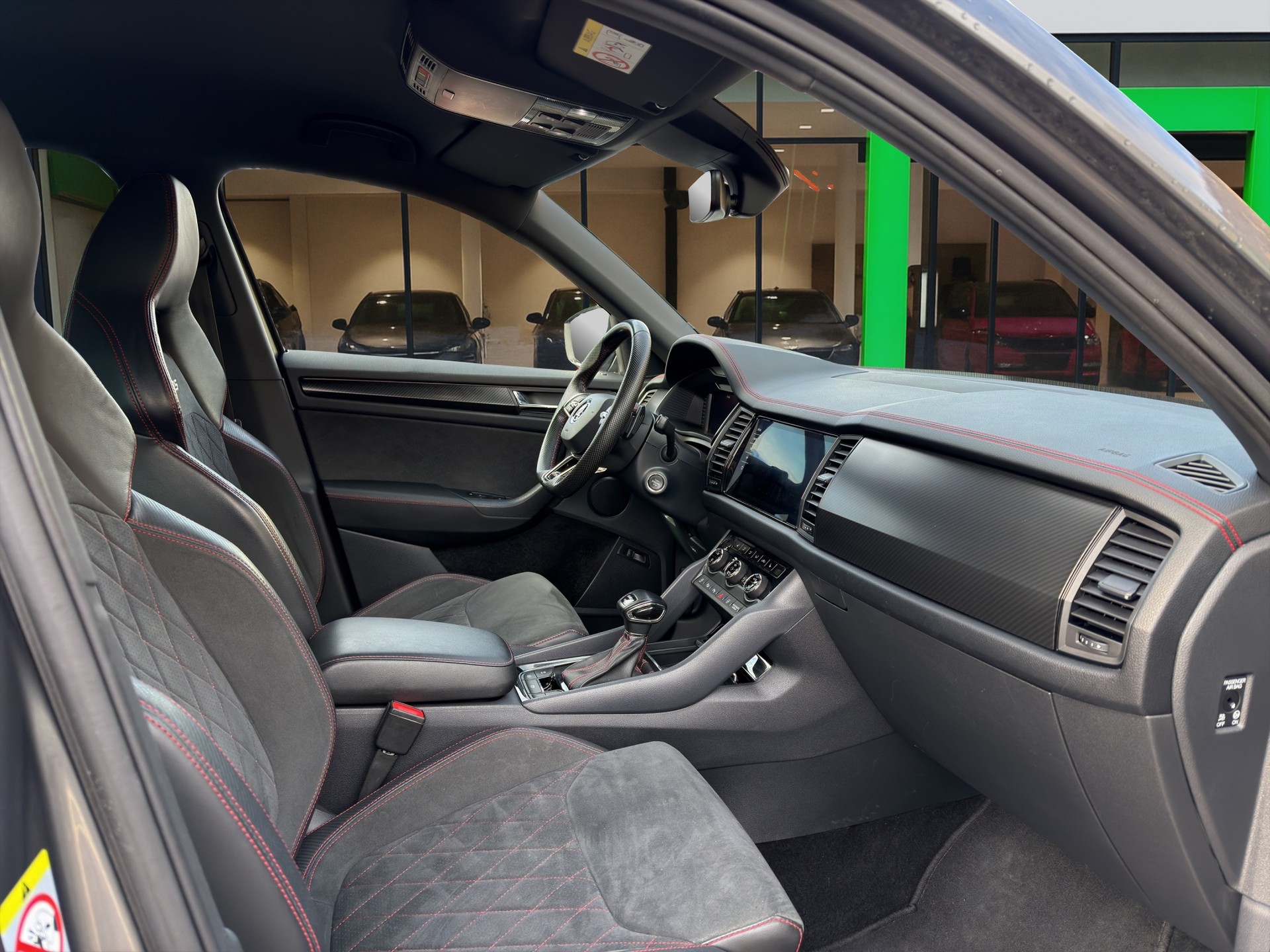 SKODA Kodiaq 2.0 TSI 4x4 RS-image-8