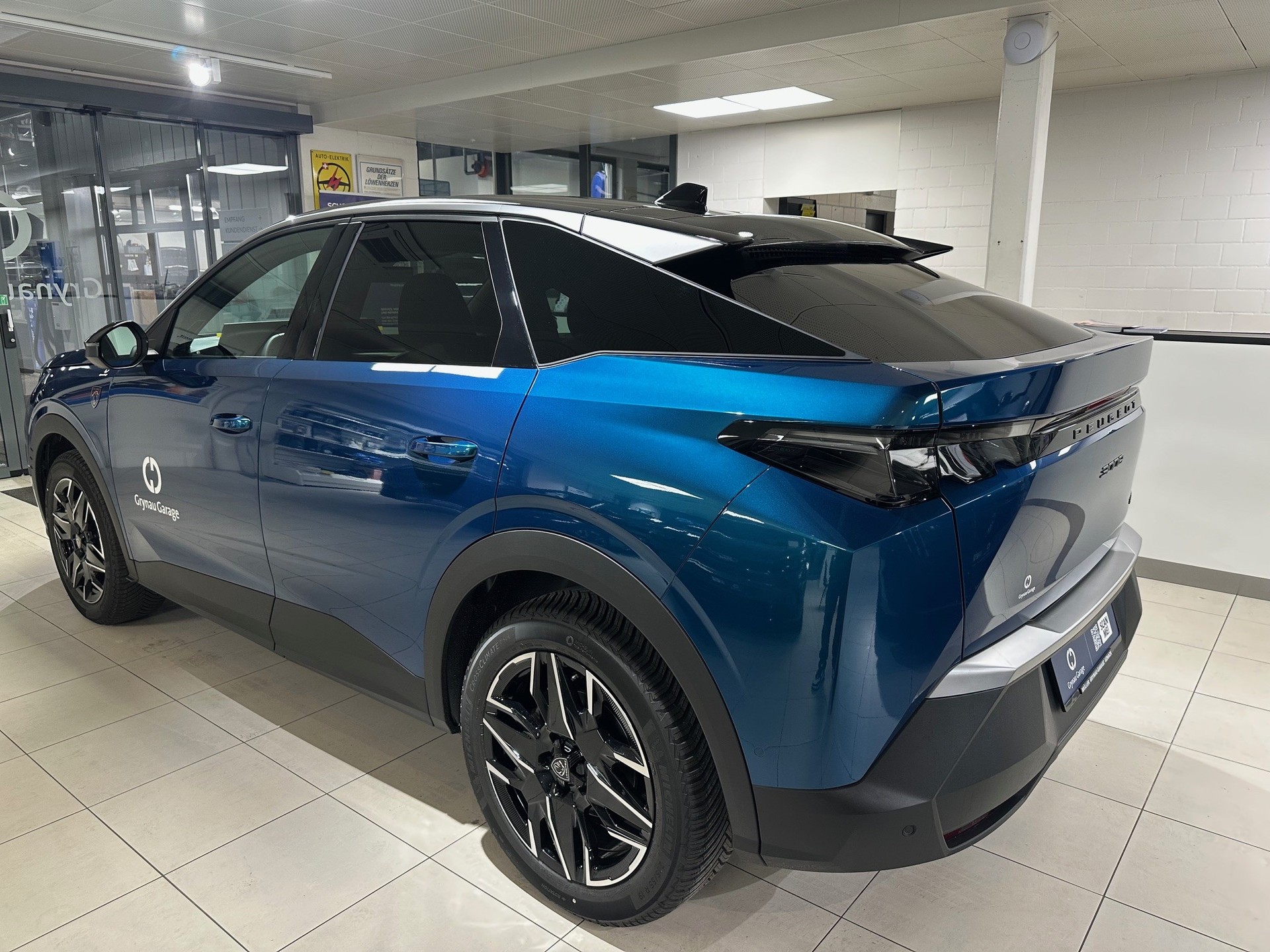 PEUGEOT 3008 1.2 Hybrid GT-image-6