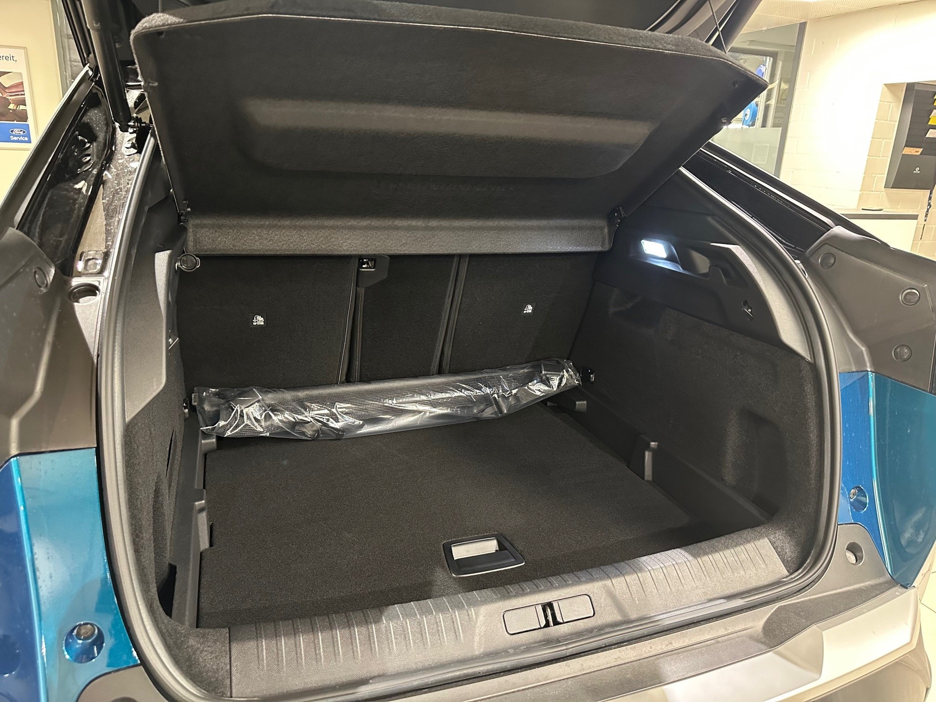 PEUGEOT 3008 1.2 Hybrid GT-image-5