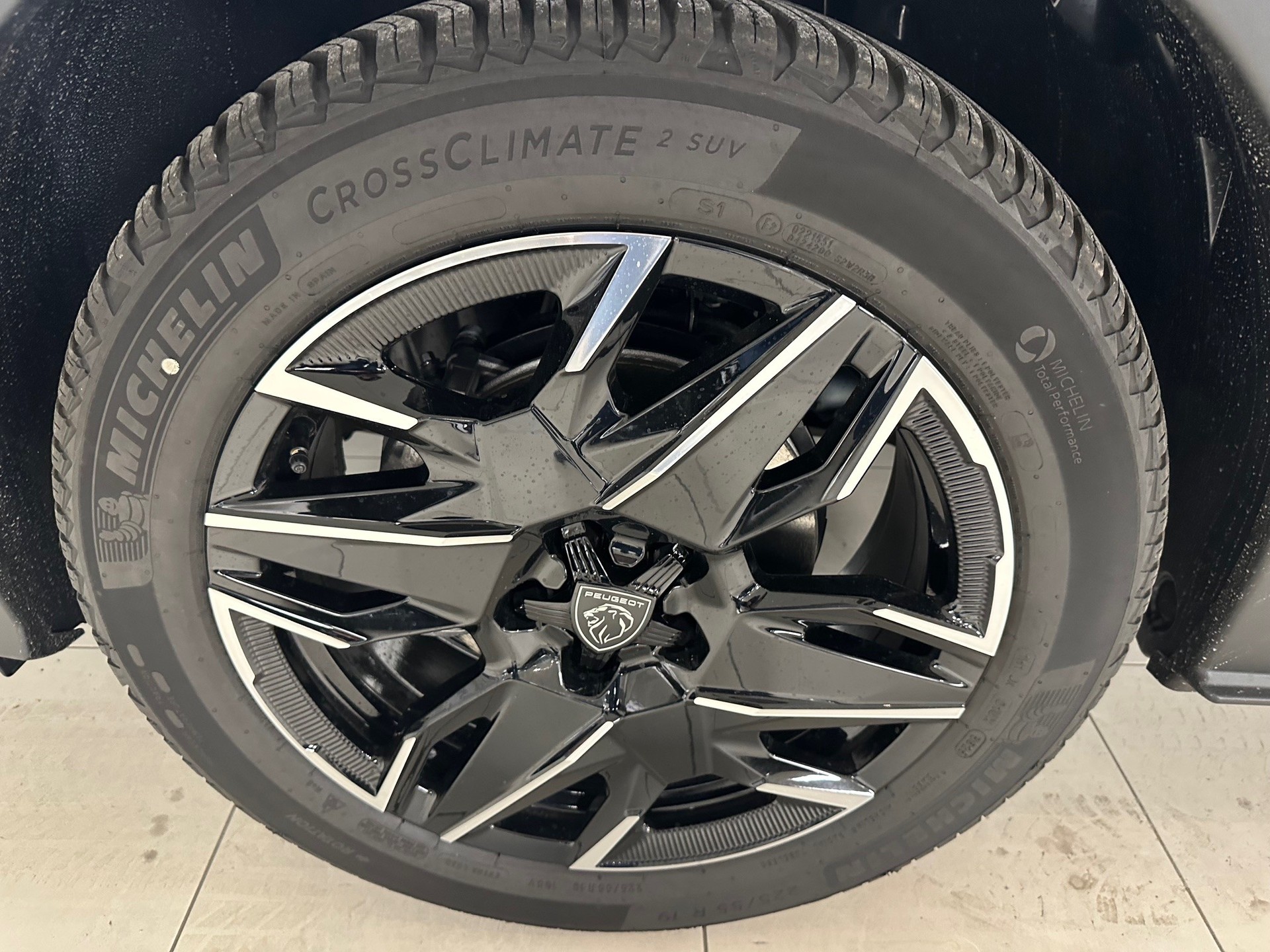 PEUGEOT 3008 1.2 Hybrid GT-image-10